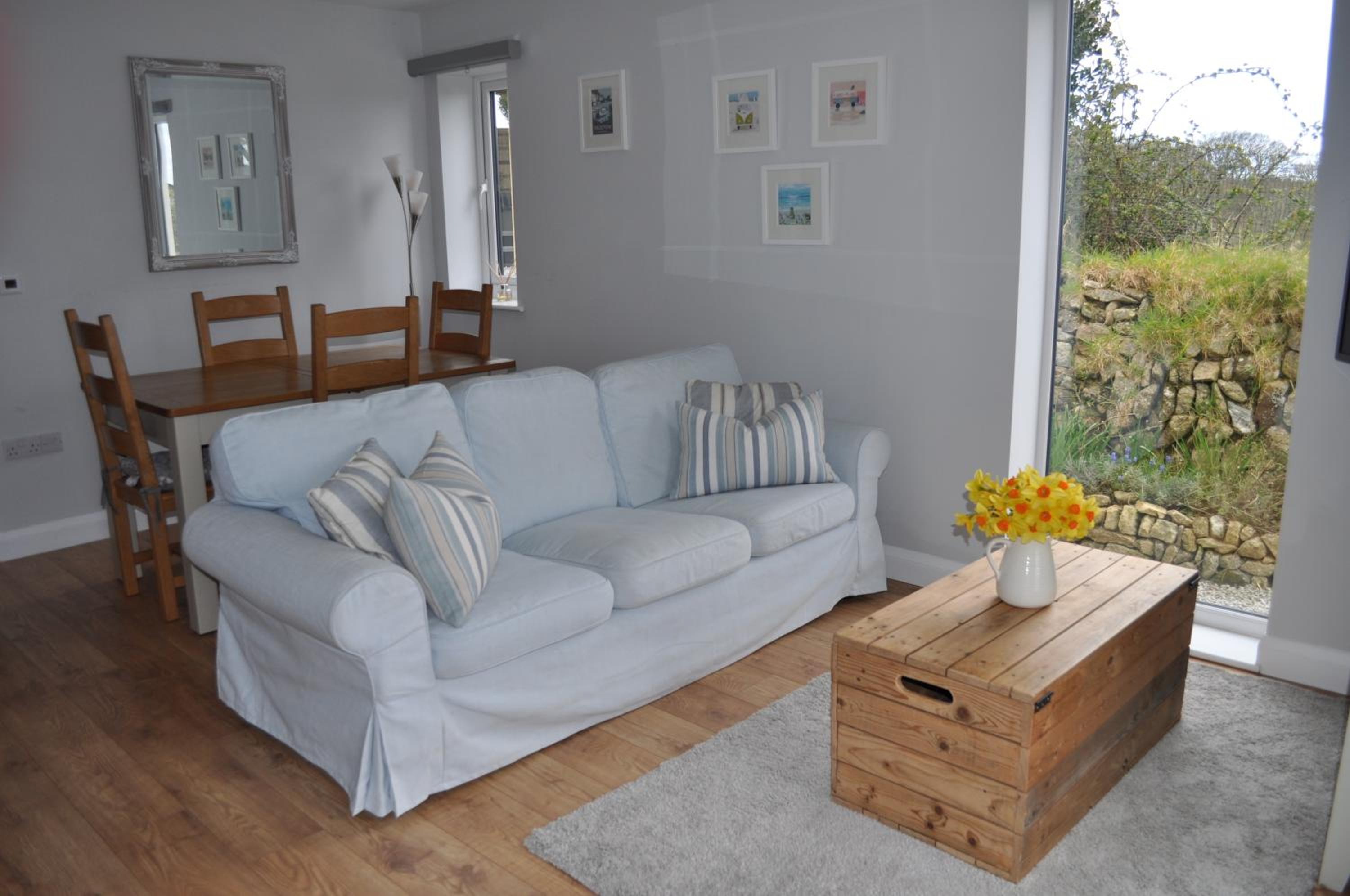 Two-Bedroom Cottage photo 2