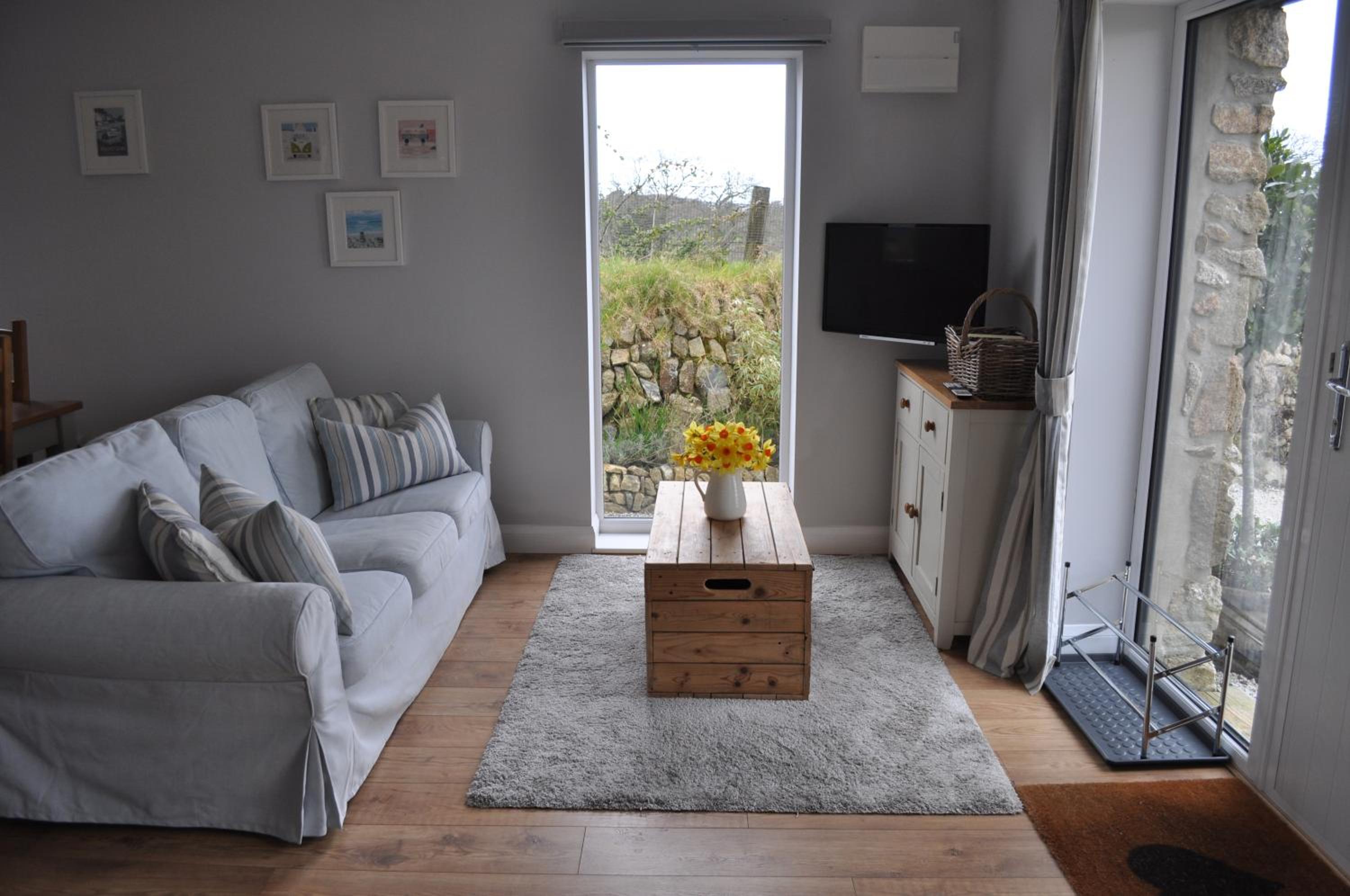 Two-Bedroom Cottage photo 3