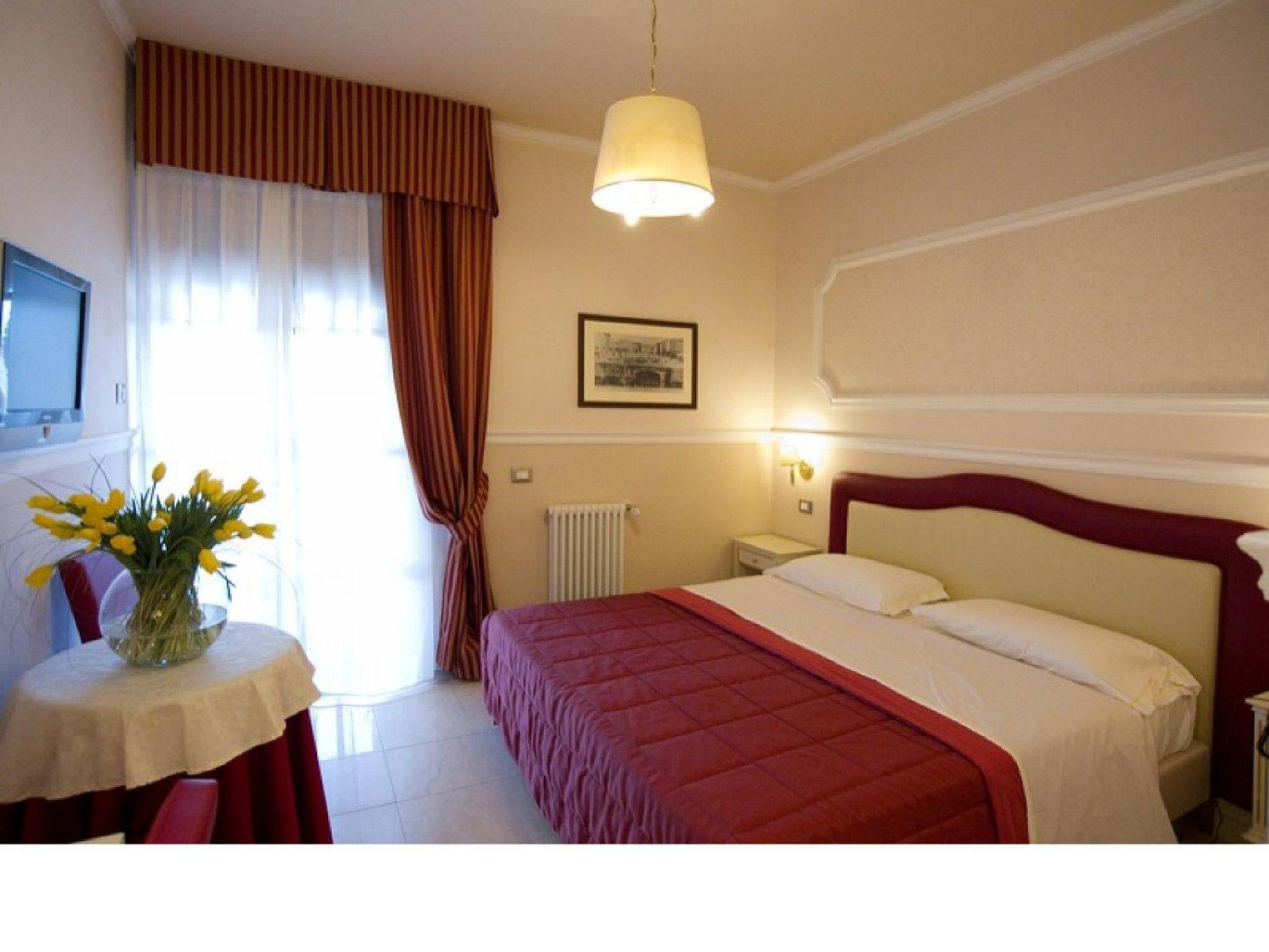Superior Double or Twin Room - Photo 10