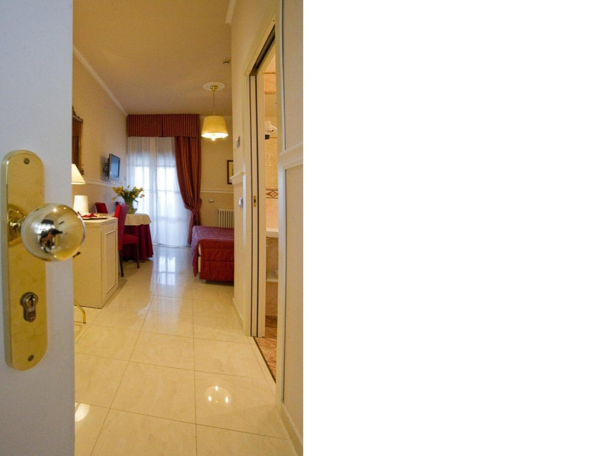 Superior Double or Twin Room - Photo 2