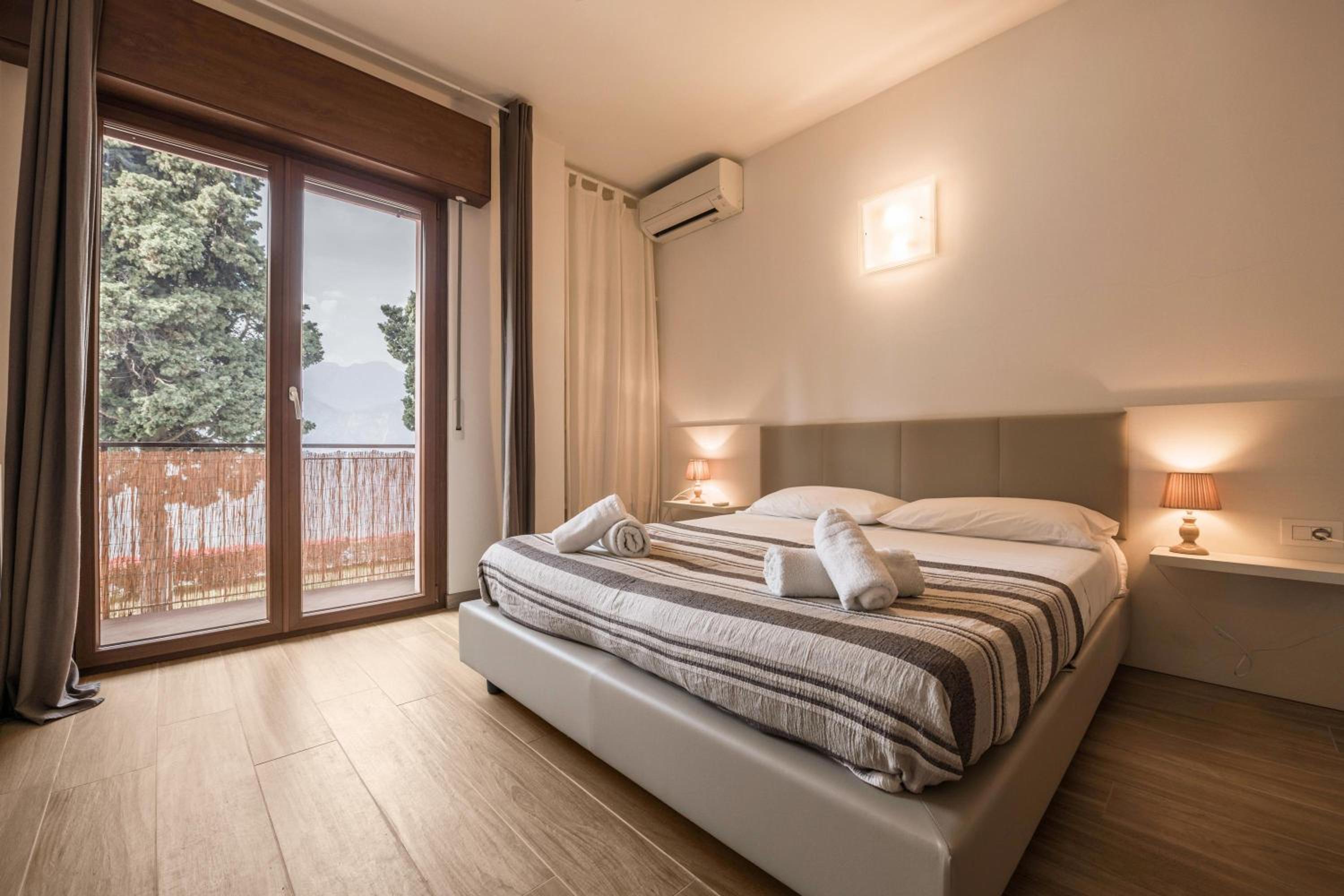 Superior One-Bedroom Apartment with Balcony