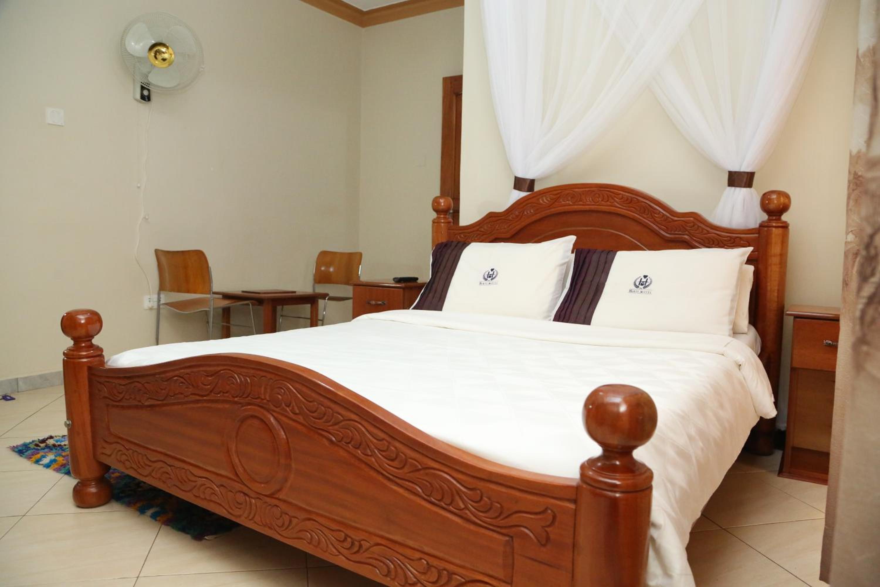 Deluxe Double Room with Balcony photo 3