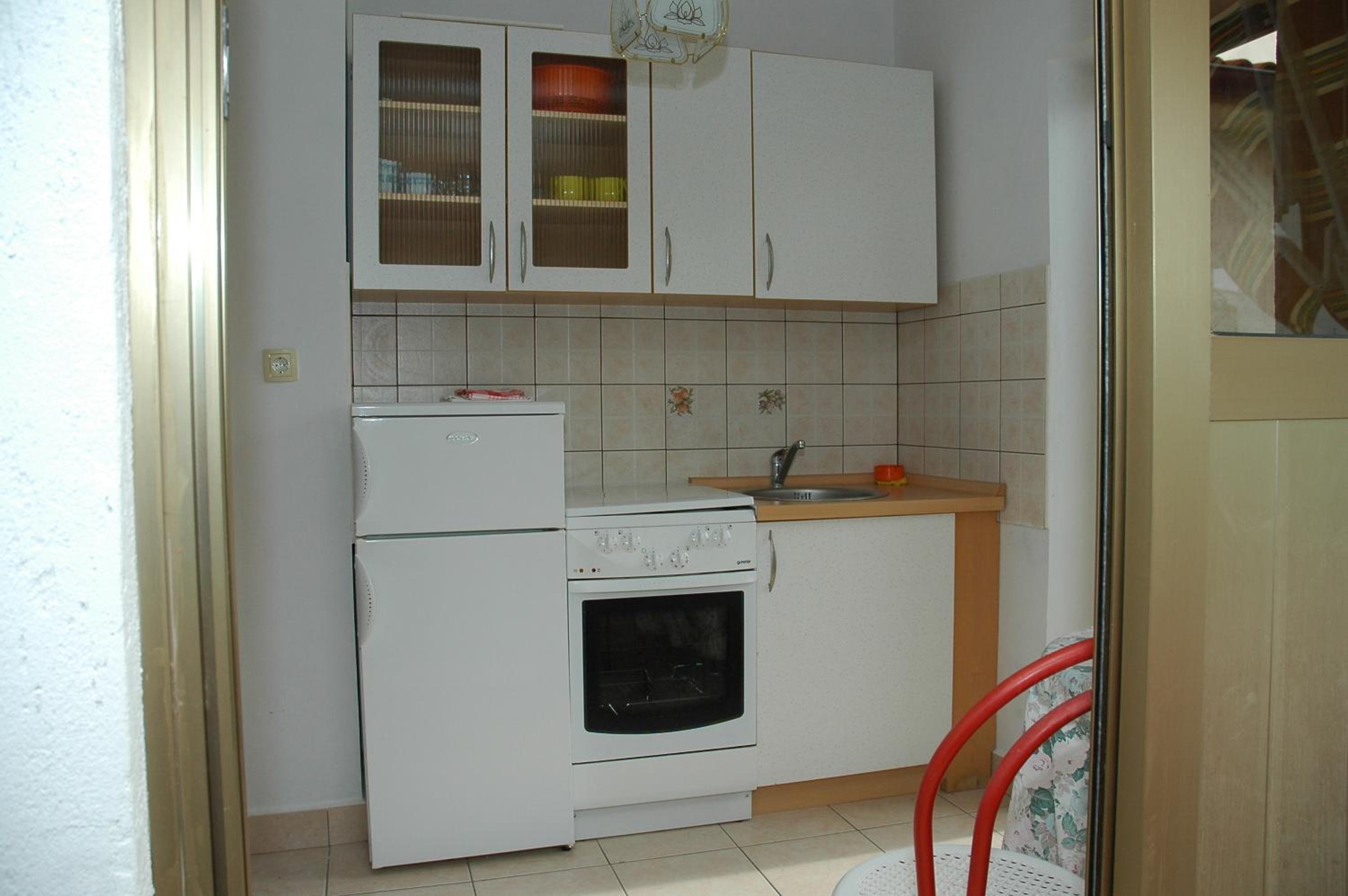 Studio with Balcony - Photo 9