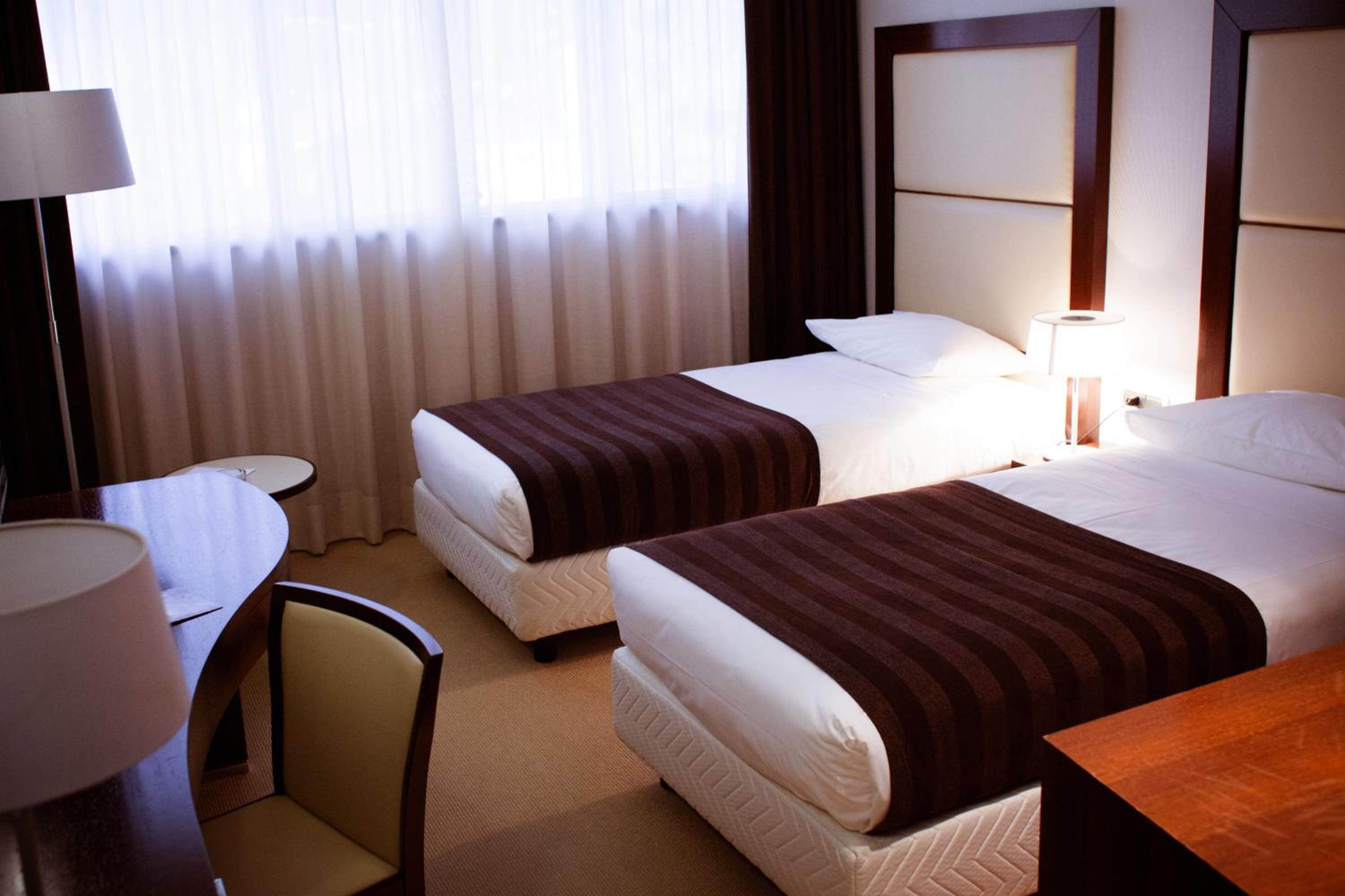 Double or Twin Room - Photo 5