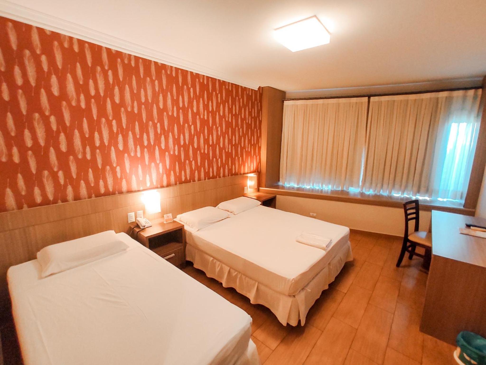 Triple Room with 1 Double and 1 Single Bed - Photo 3
