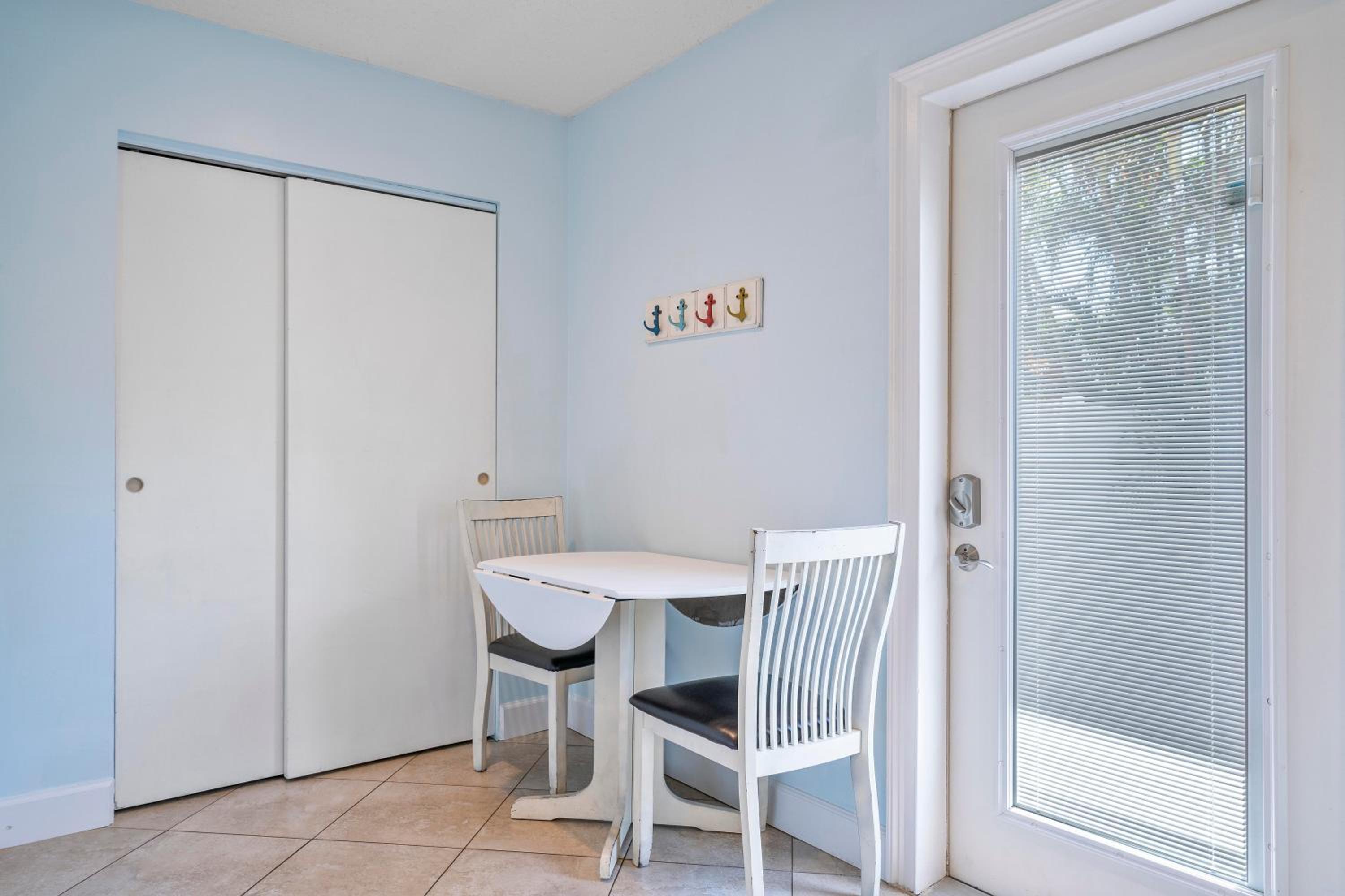 Three-Bedroom Apartment - Photo 7