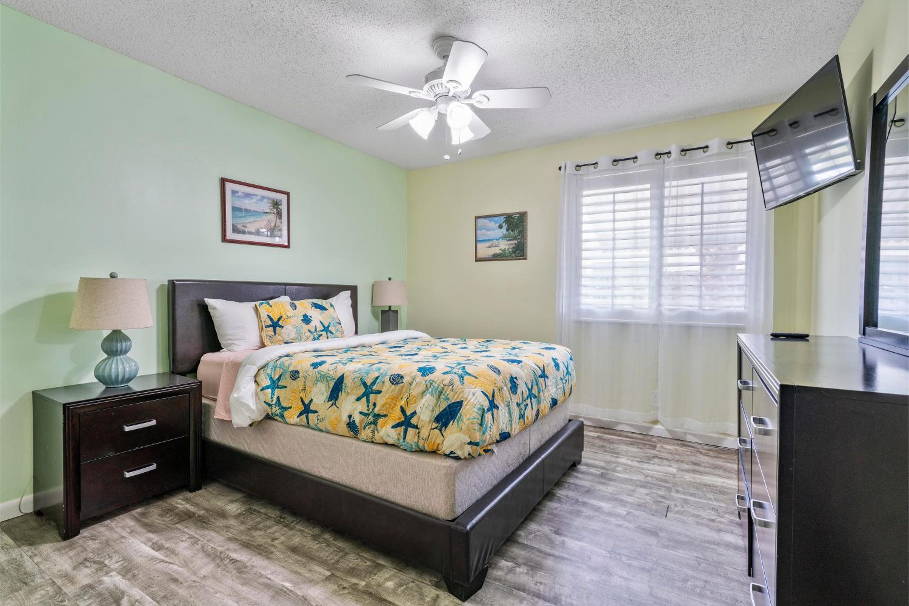 Three-Bedroom Apartment - Photo 18