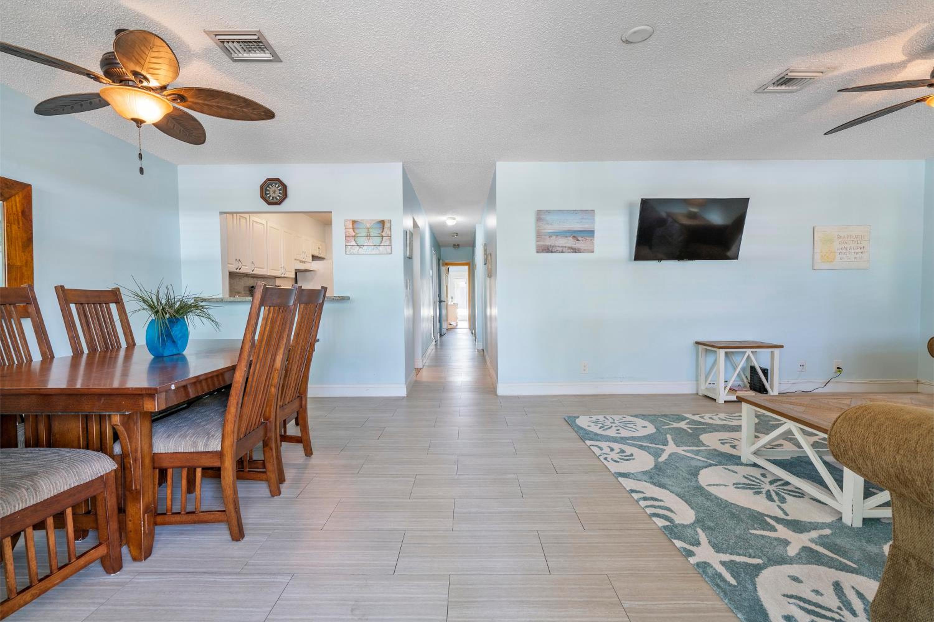 Three-Bedroom Apartment - Photo 20