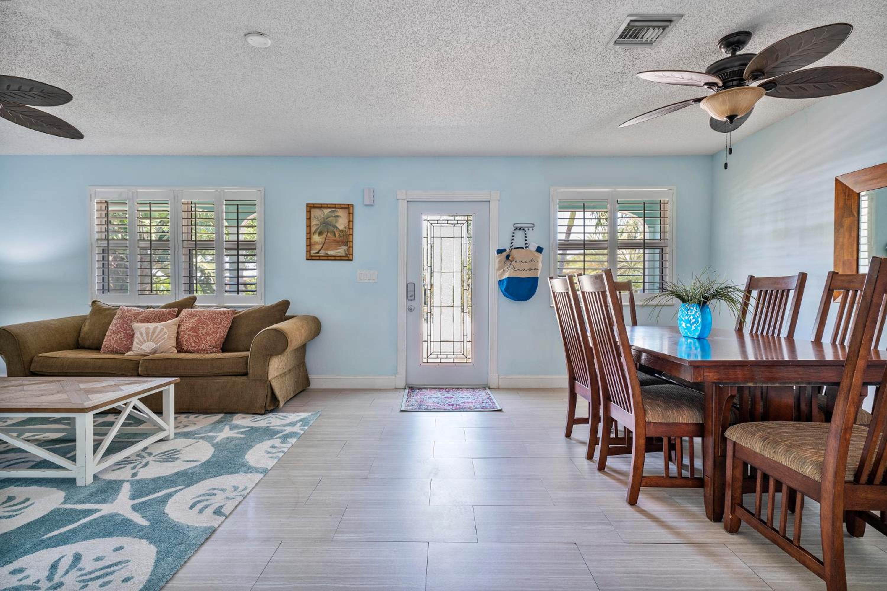 Three-Bedroom Apartment - Photo 23