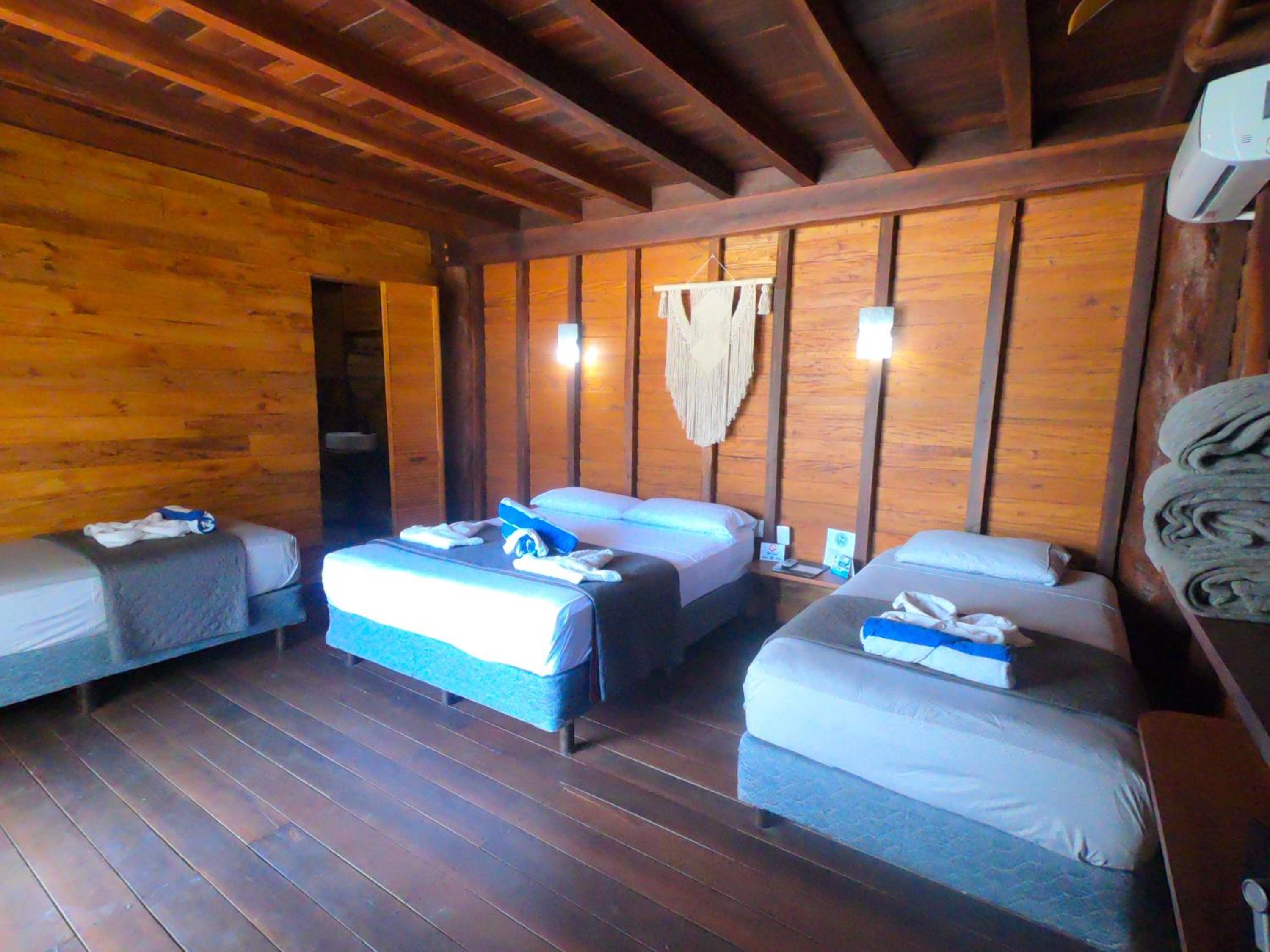 Quadruple Room with Sea View - Photo 23