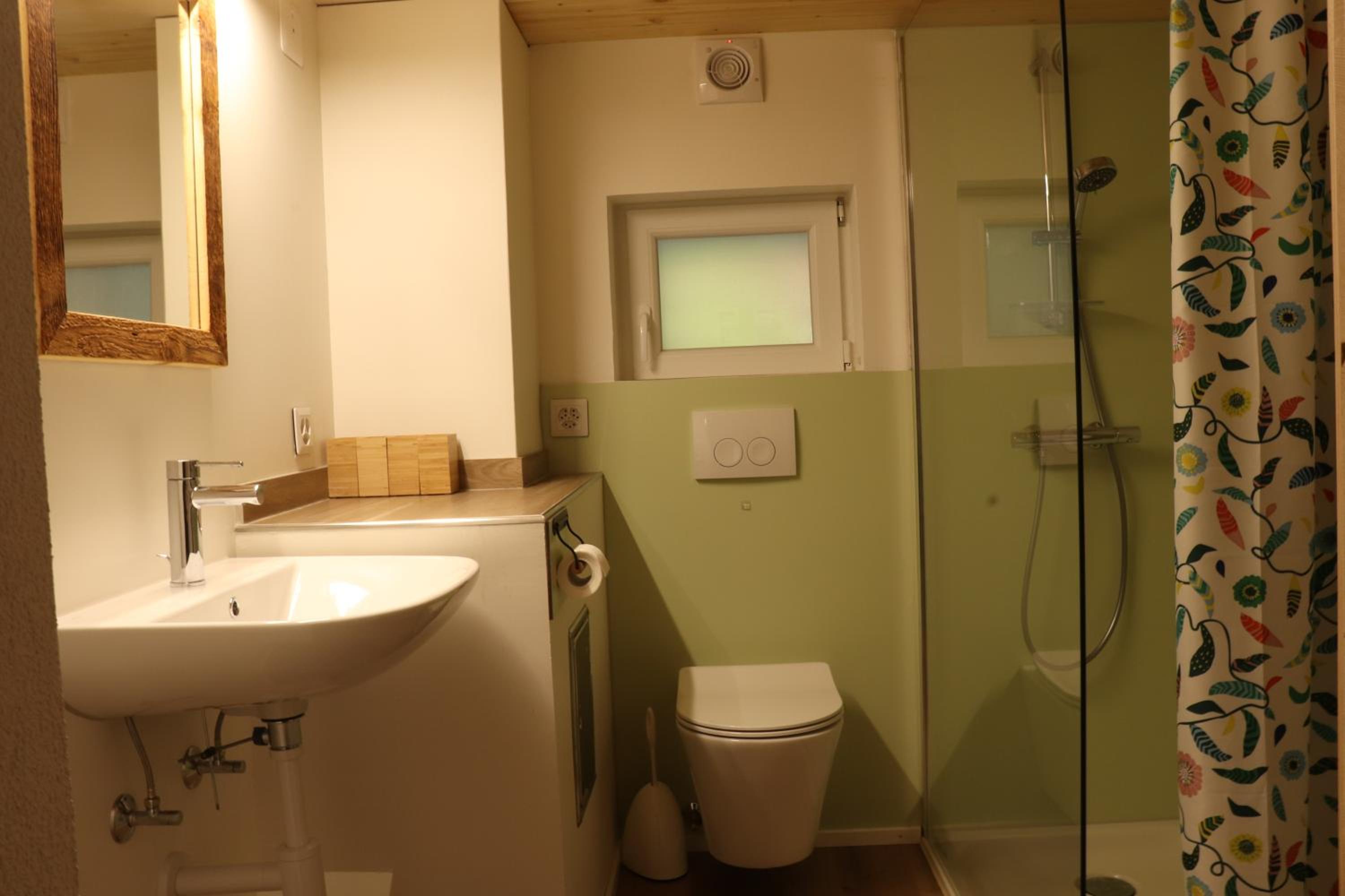 Three-Bedroom House photo 3