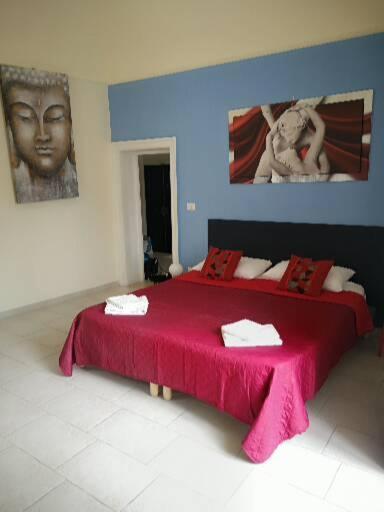 One-Bedroom Apartment with City View photo 2