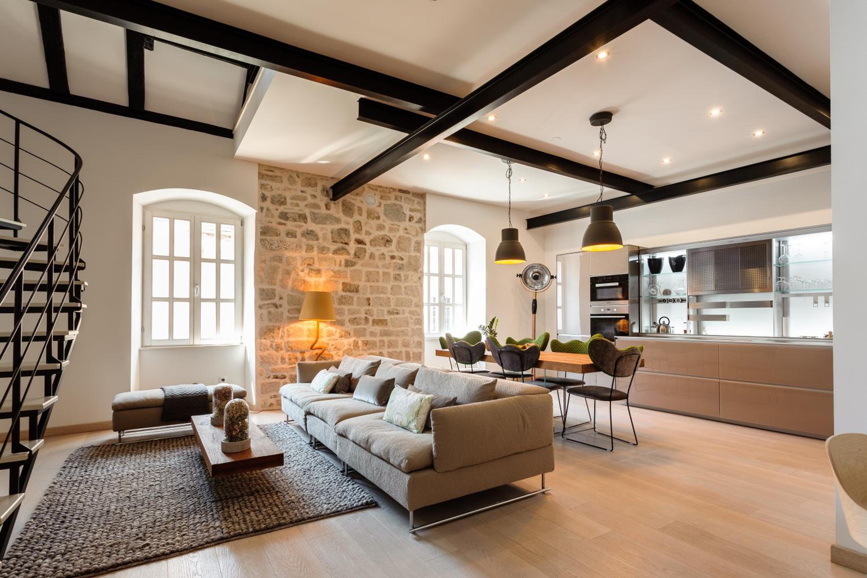One-Bedroom Apartment - Photo 1