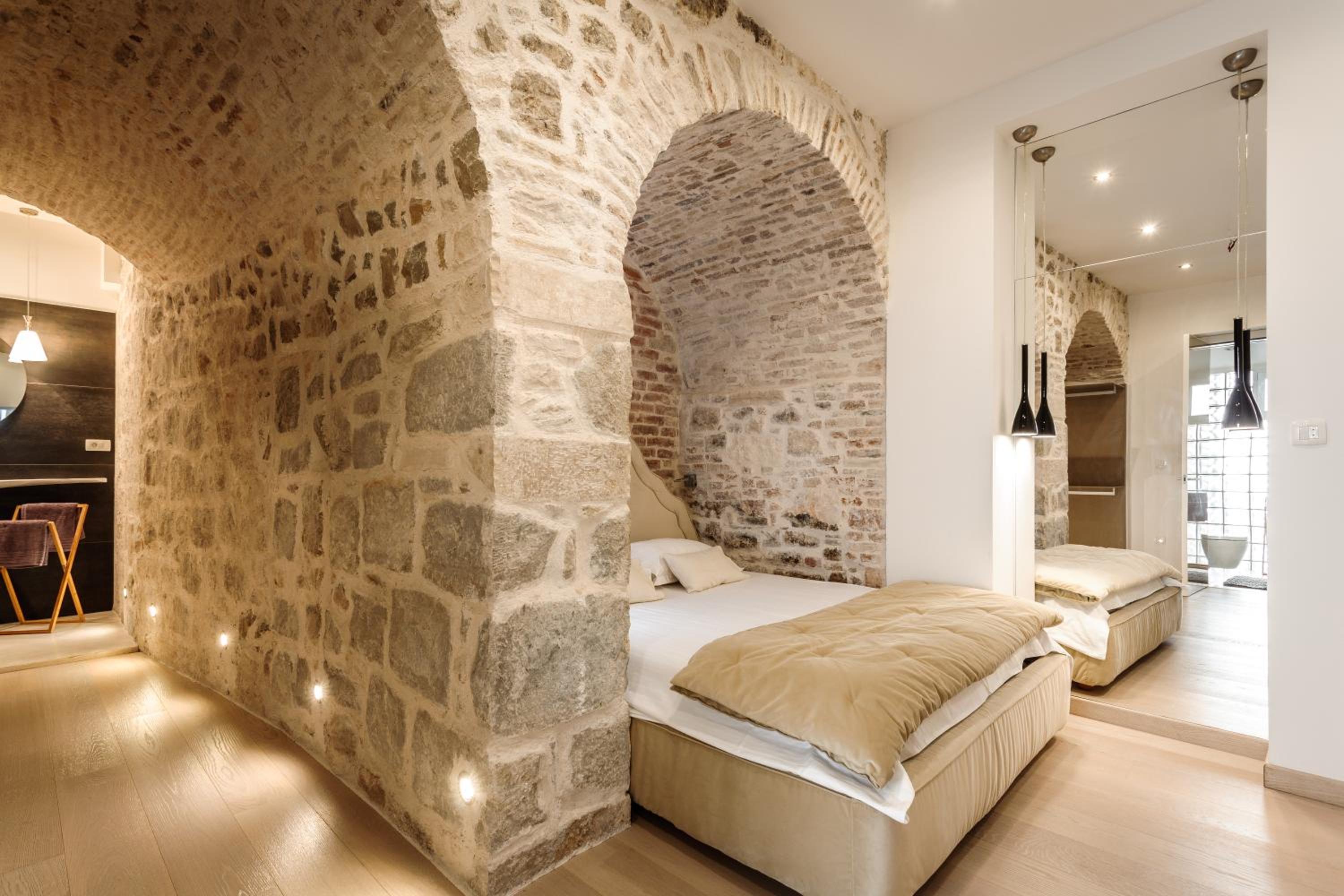 One-Bedroom Apartment - Photo 13