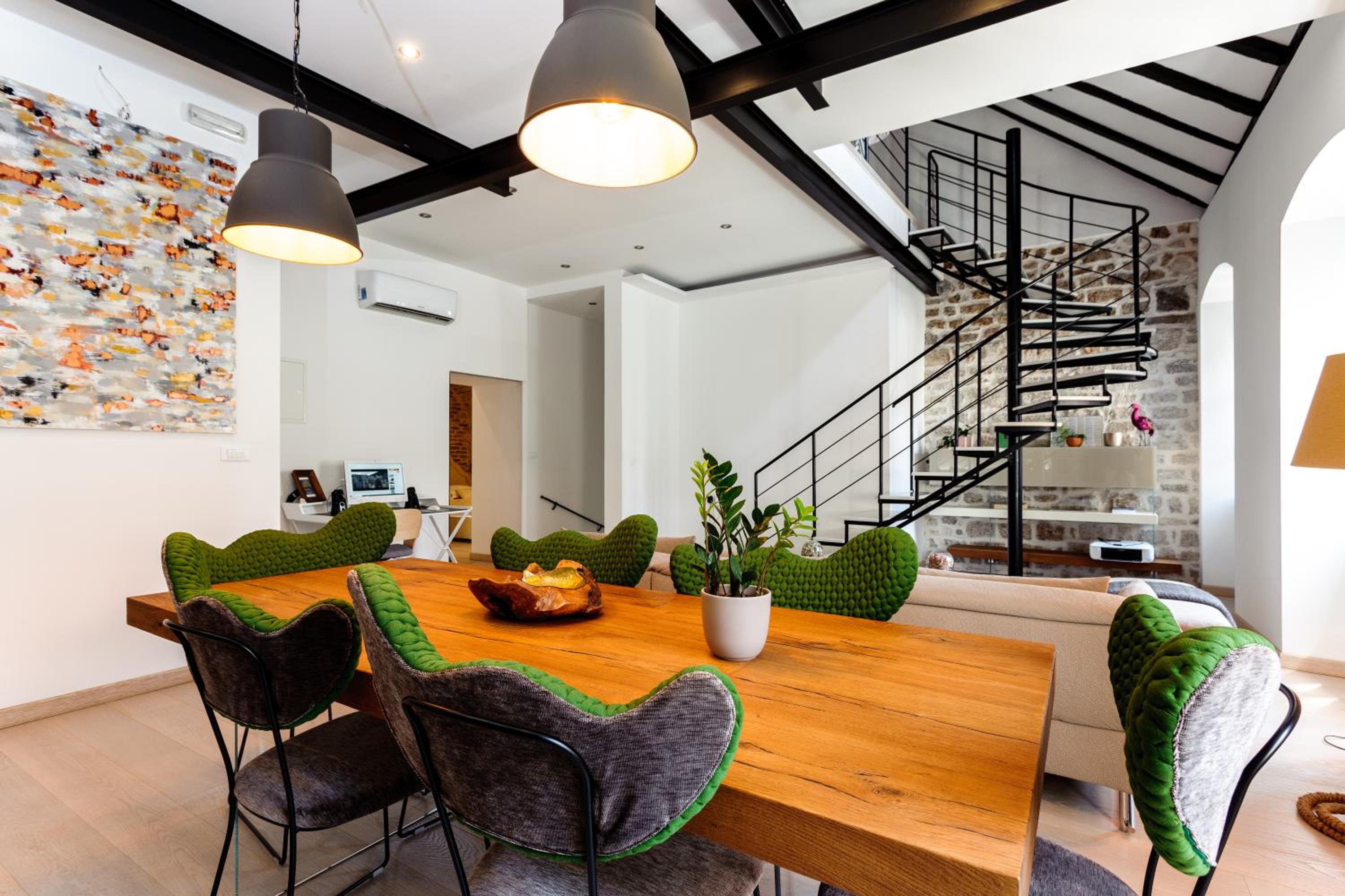 One-Bedroom Apartment - Photo 8