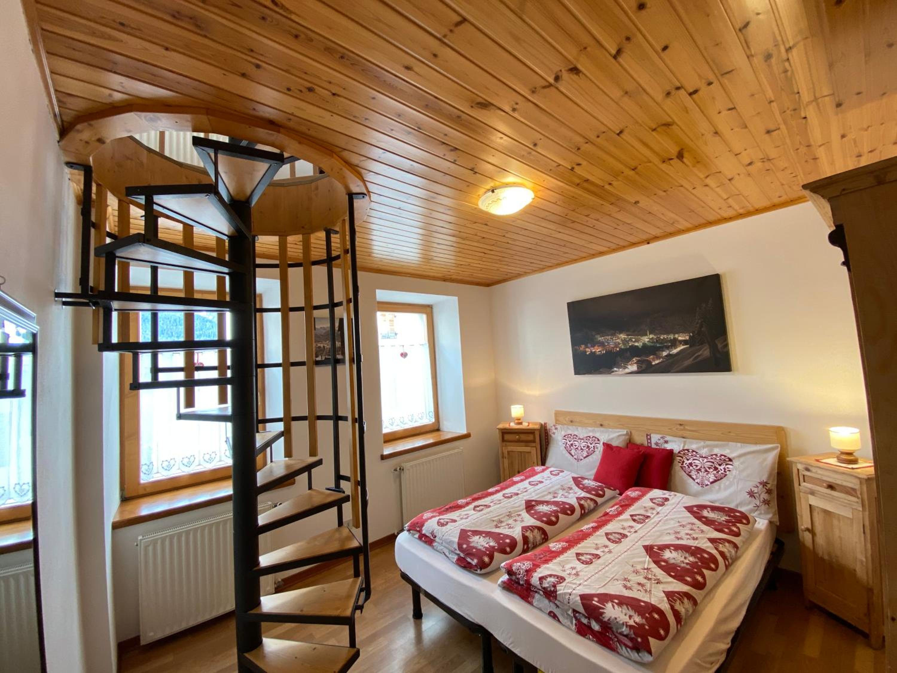 Apartment - Split Level photo 2