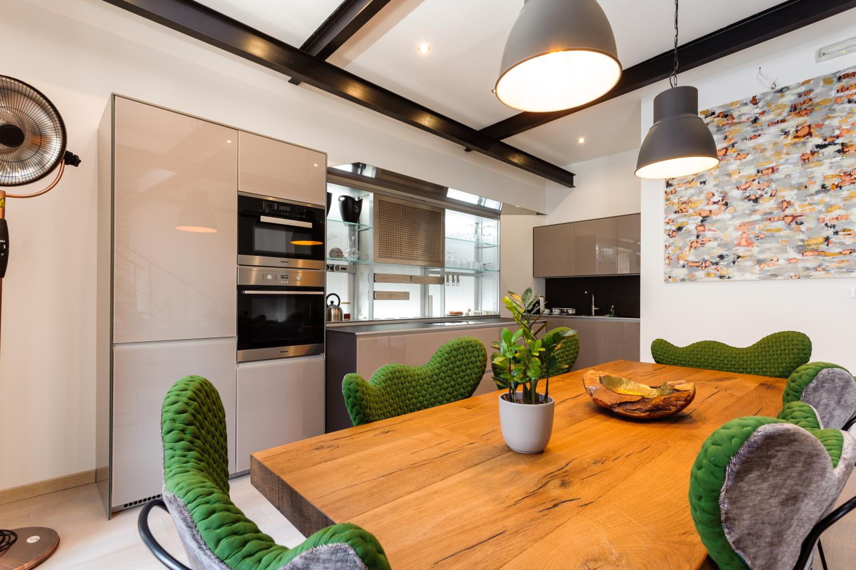 One-Bedroom Apartment - Photo 3