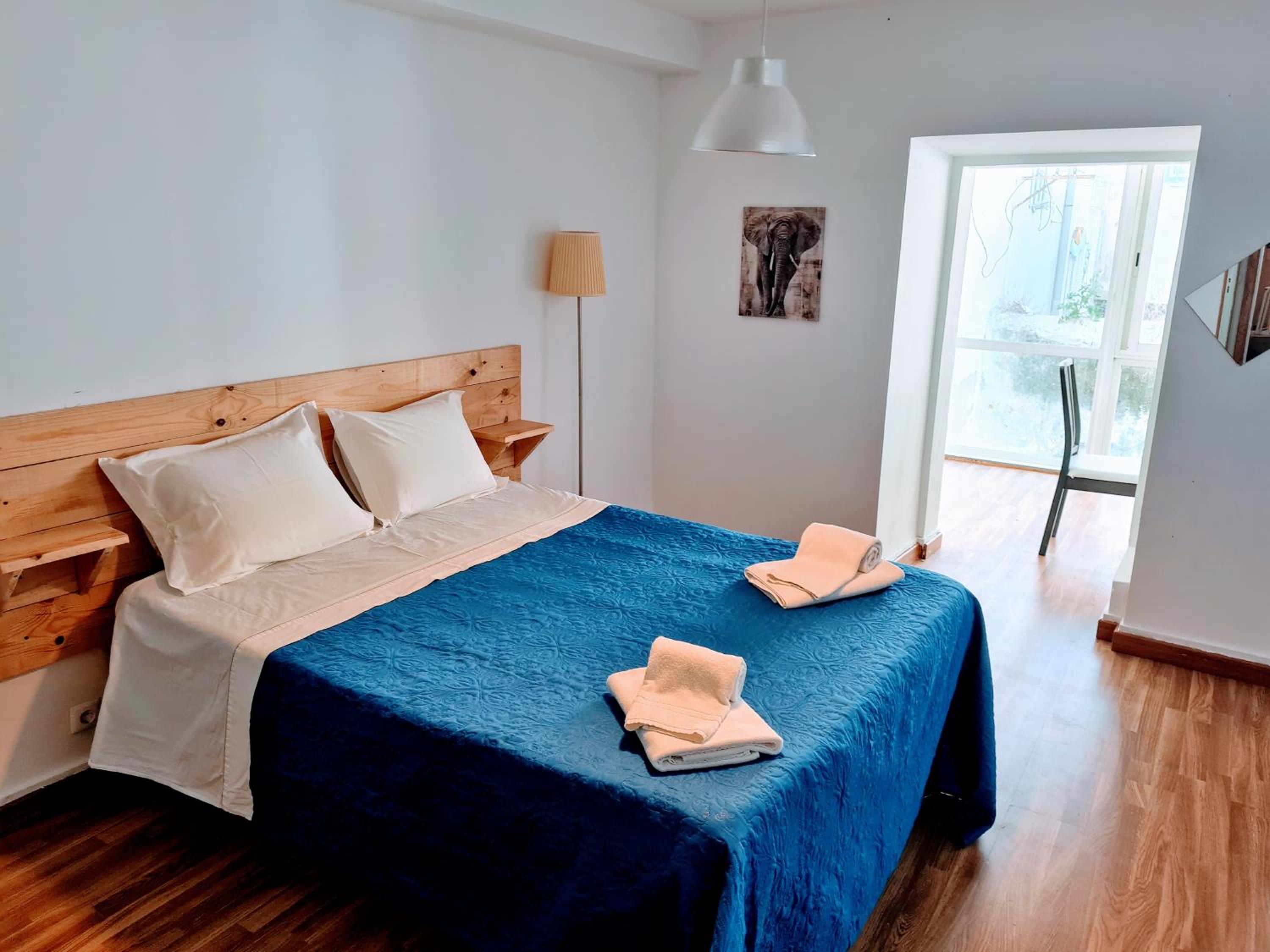 One-Bedroom Apartment - Photo 1