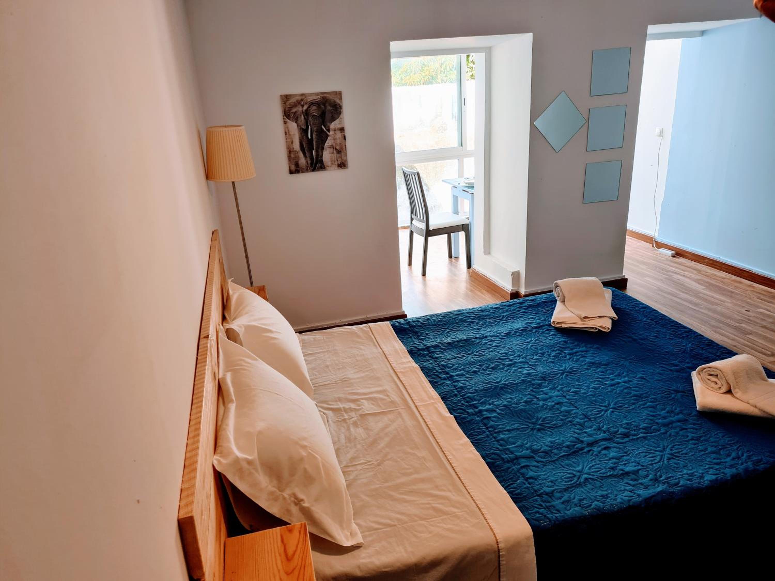 One-Bedroom Apartment - Photo 2