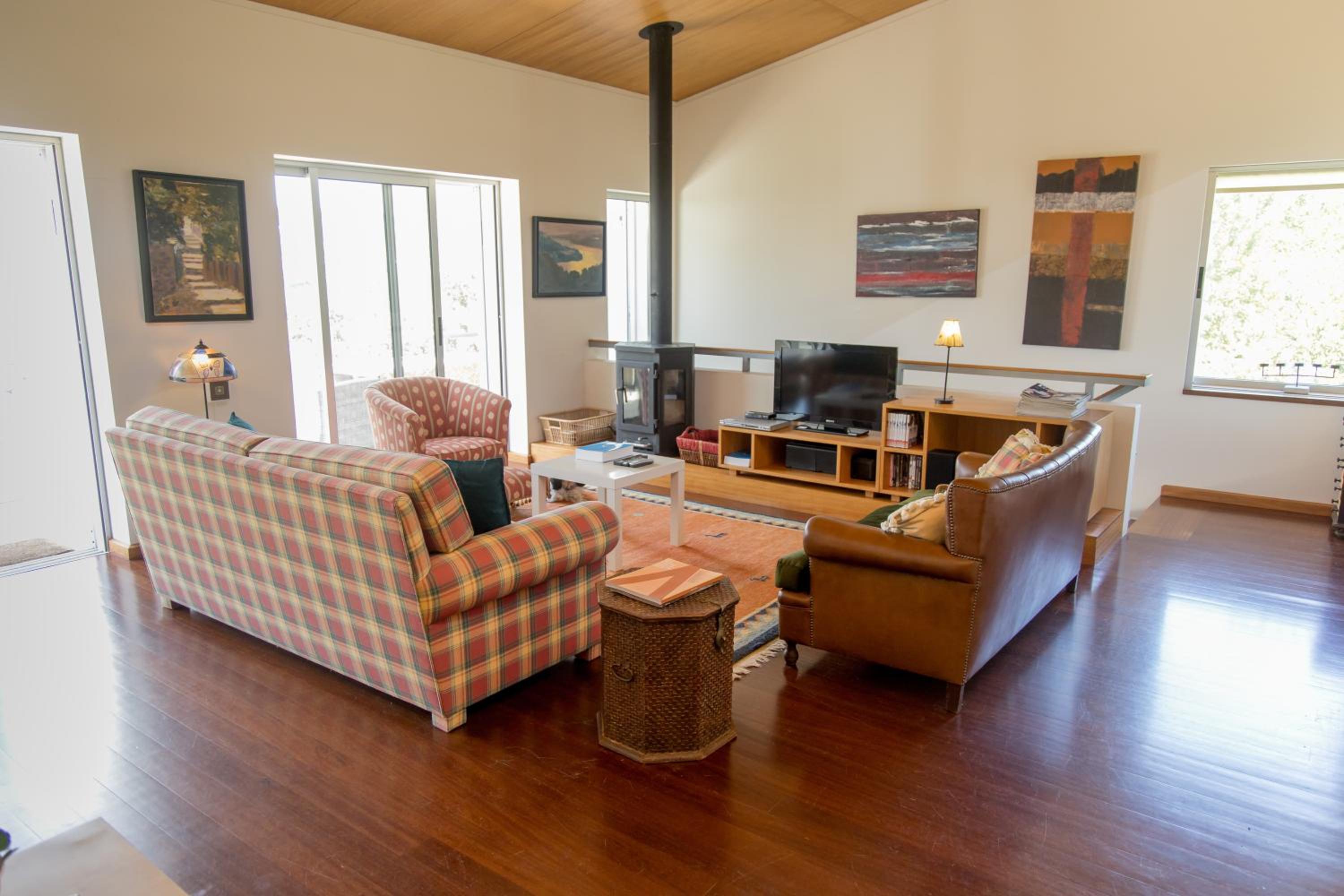 Three-Bedroom House photo 2