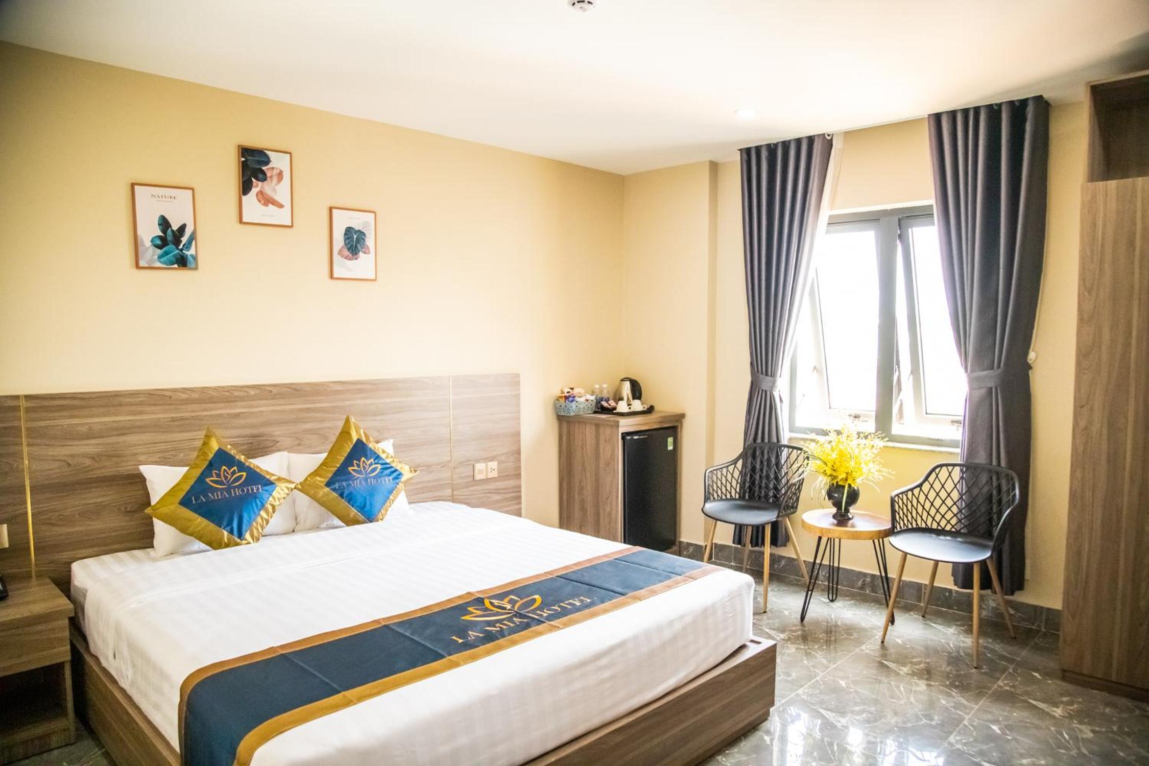 Deluxe King Room photo 1