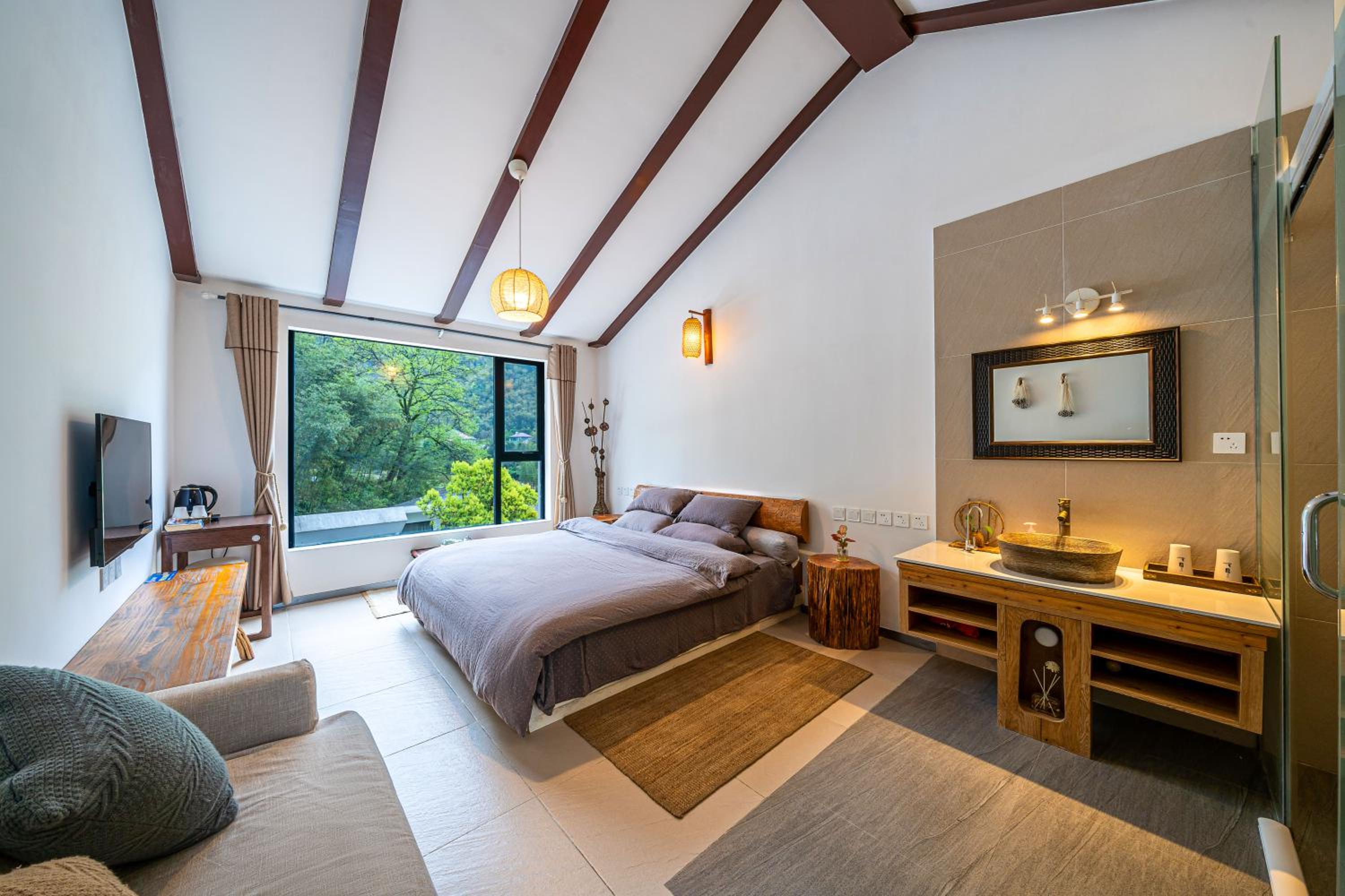King Room with Mountain View photo 1