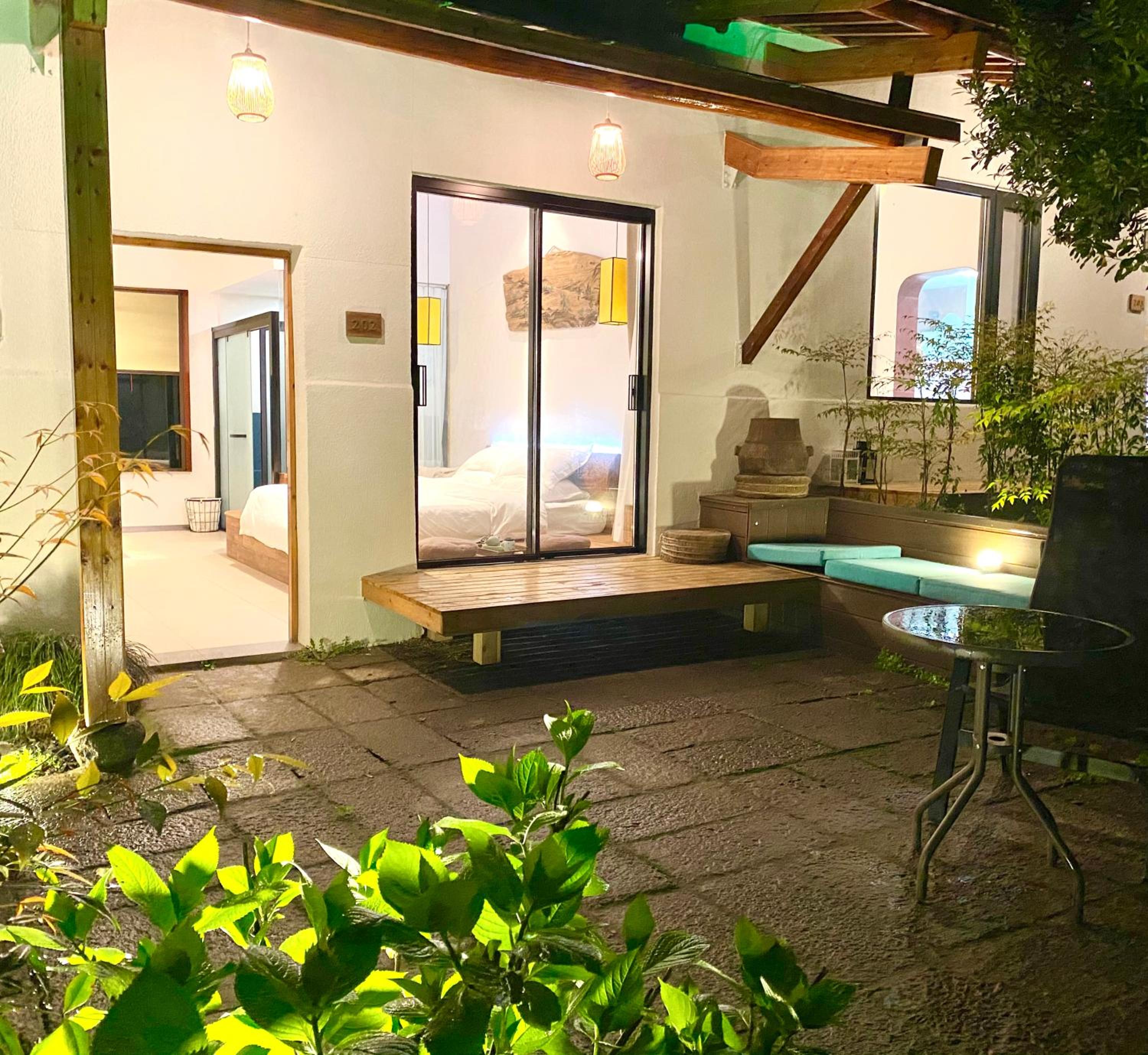 Double Room with Patio photo 2