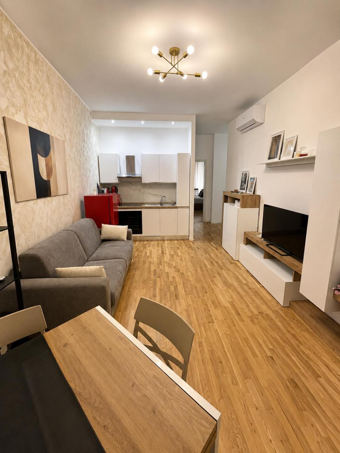 One-Bedroom Apartment photo 1