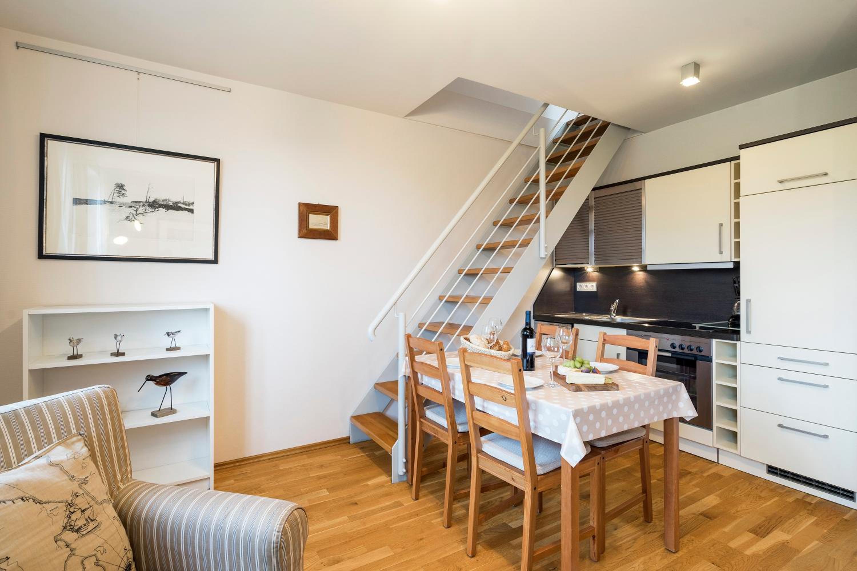 Apartment - Split Level photo 3