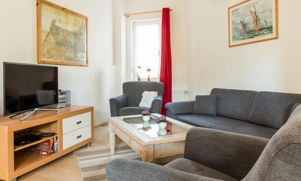 Apartment with Terrace photo 3