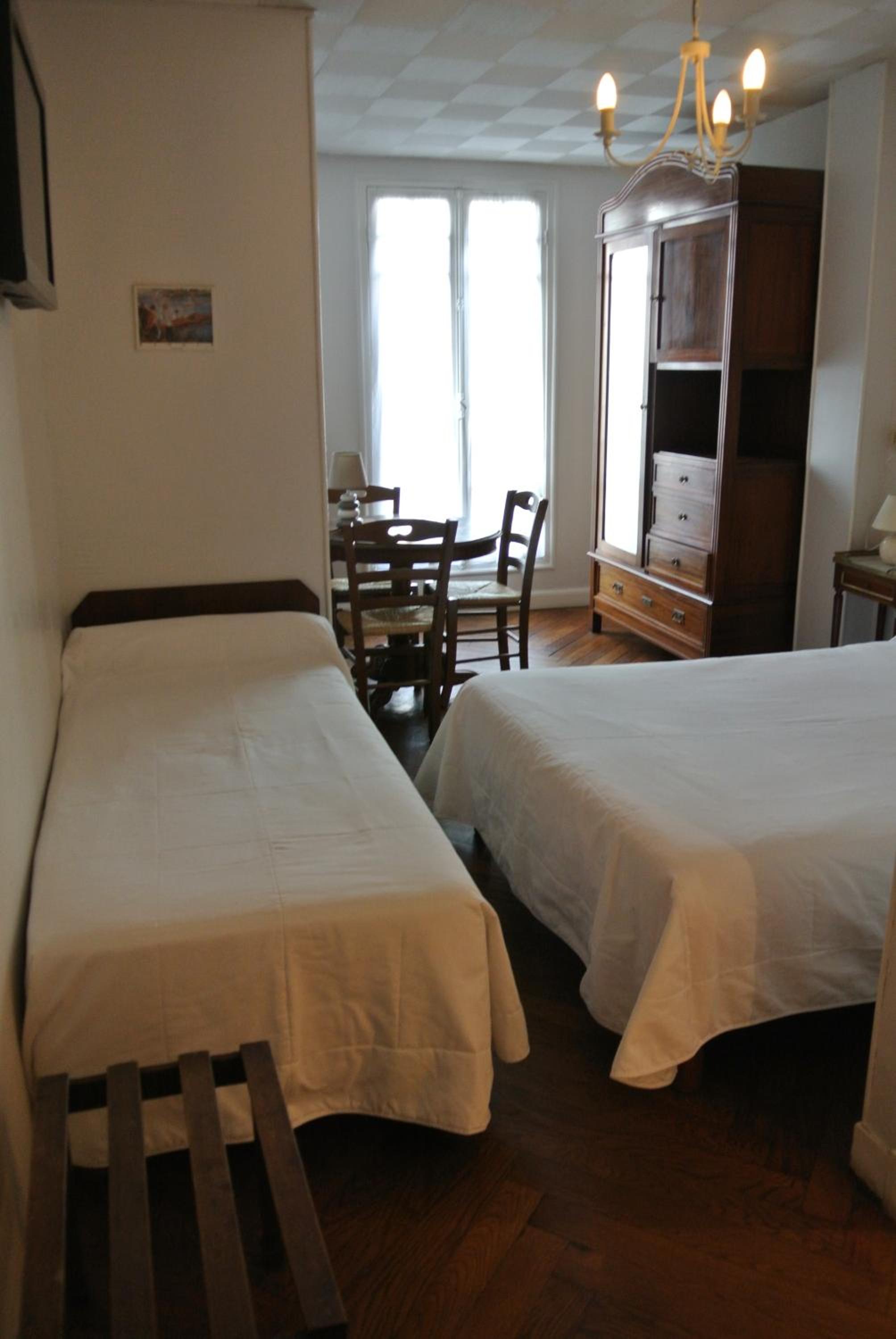 Double Room - Photo 9