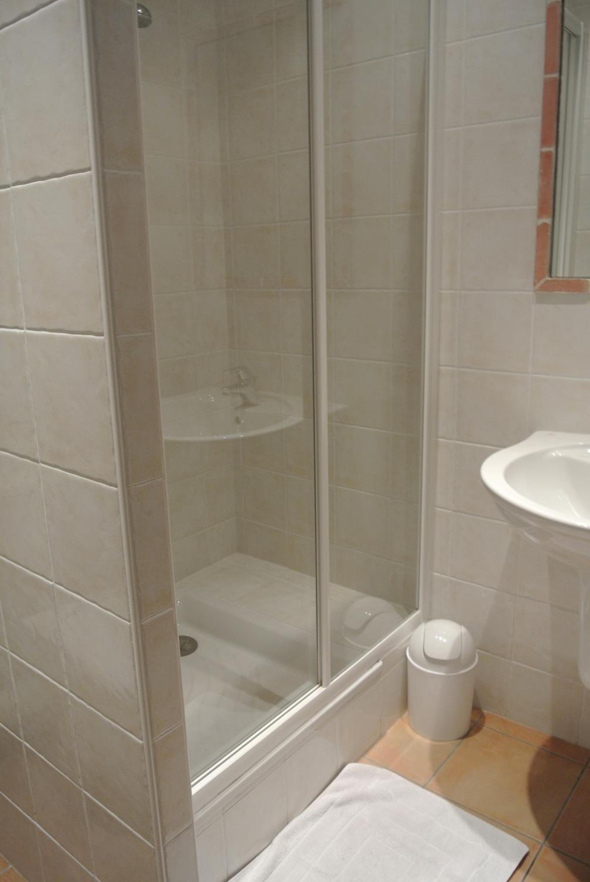 Double Room - Photo 11
