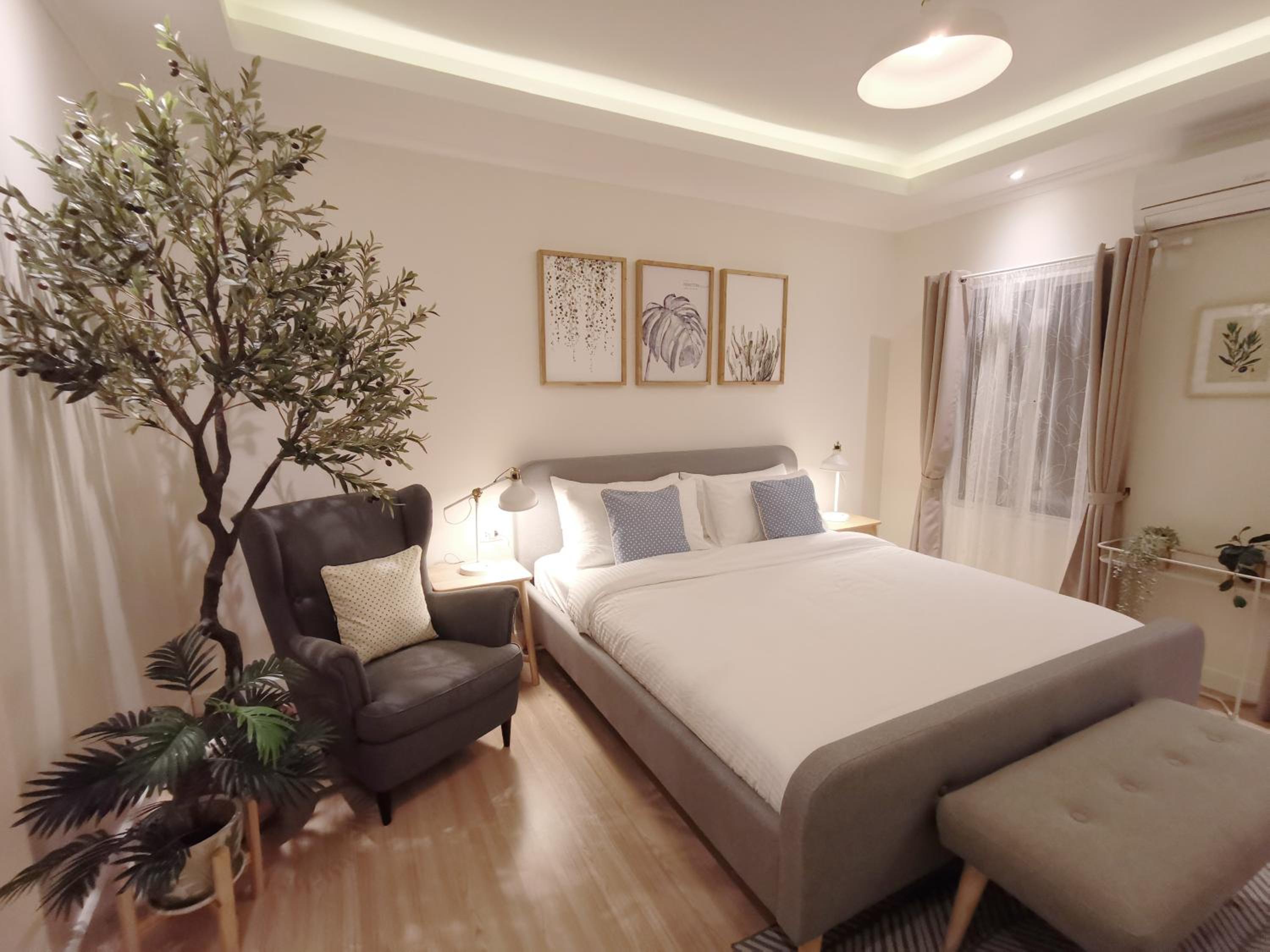 Standard King Room photo 3