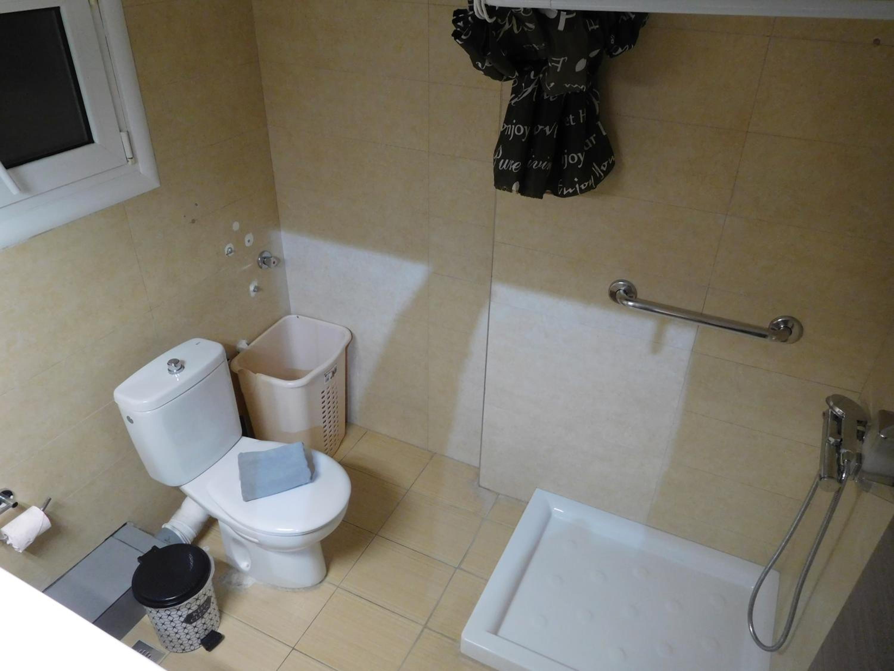 Studio Apartment - Photo 2