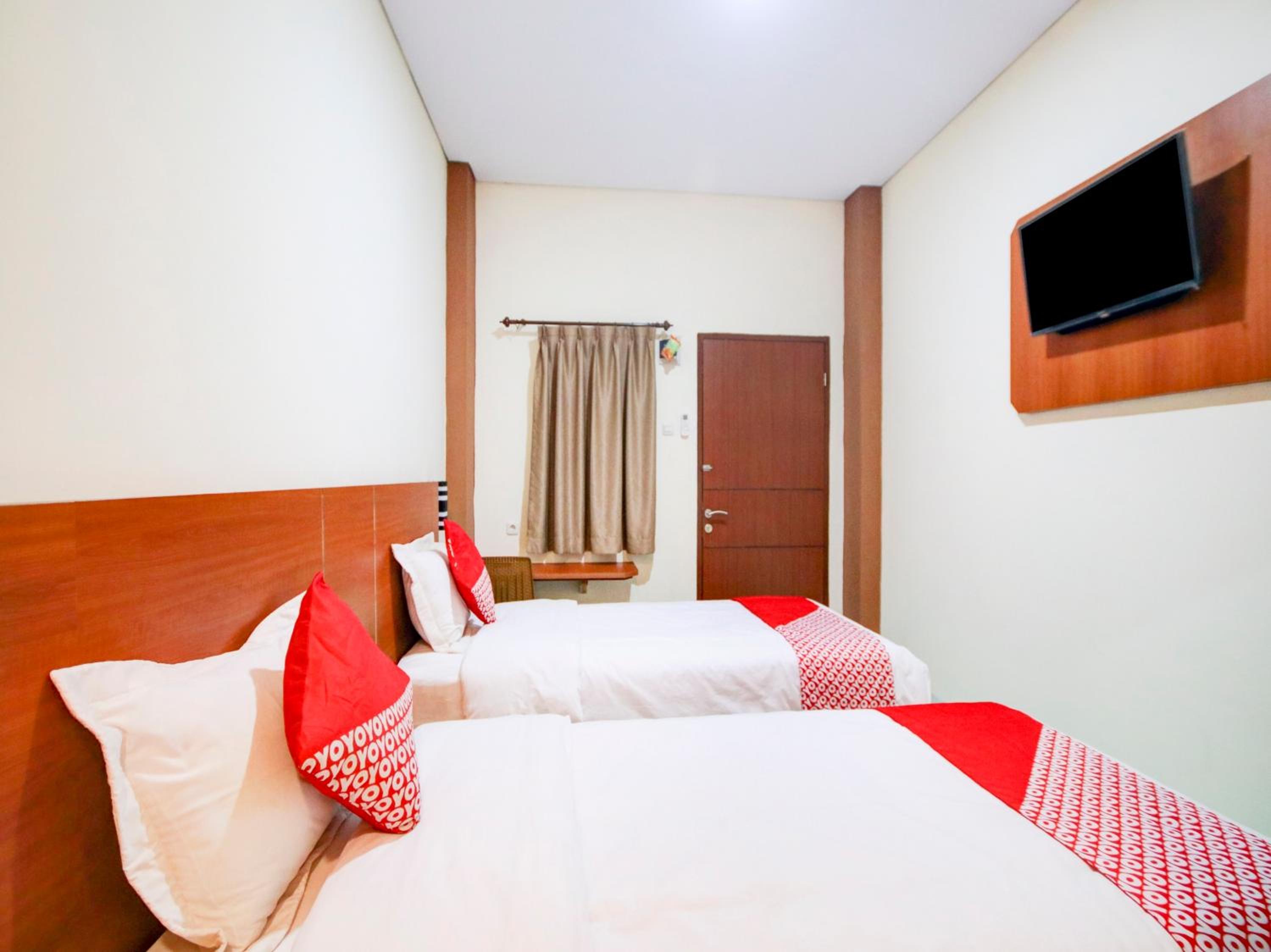 Standard Twin Room - Photo 2