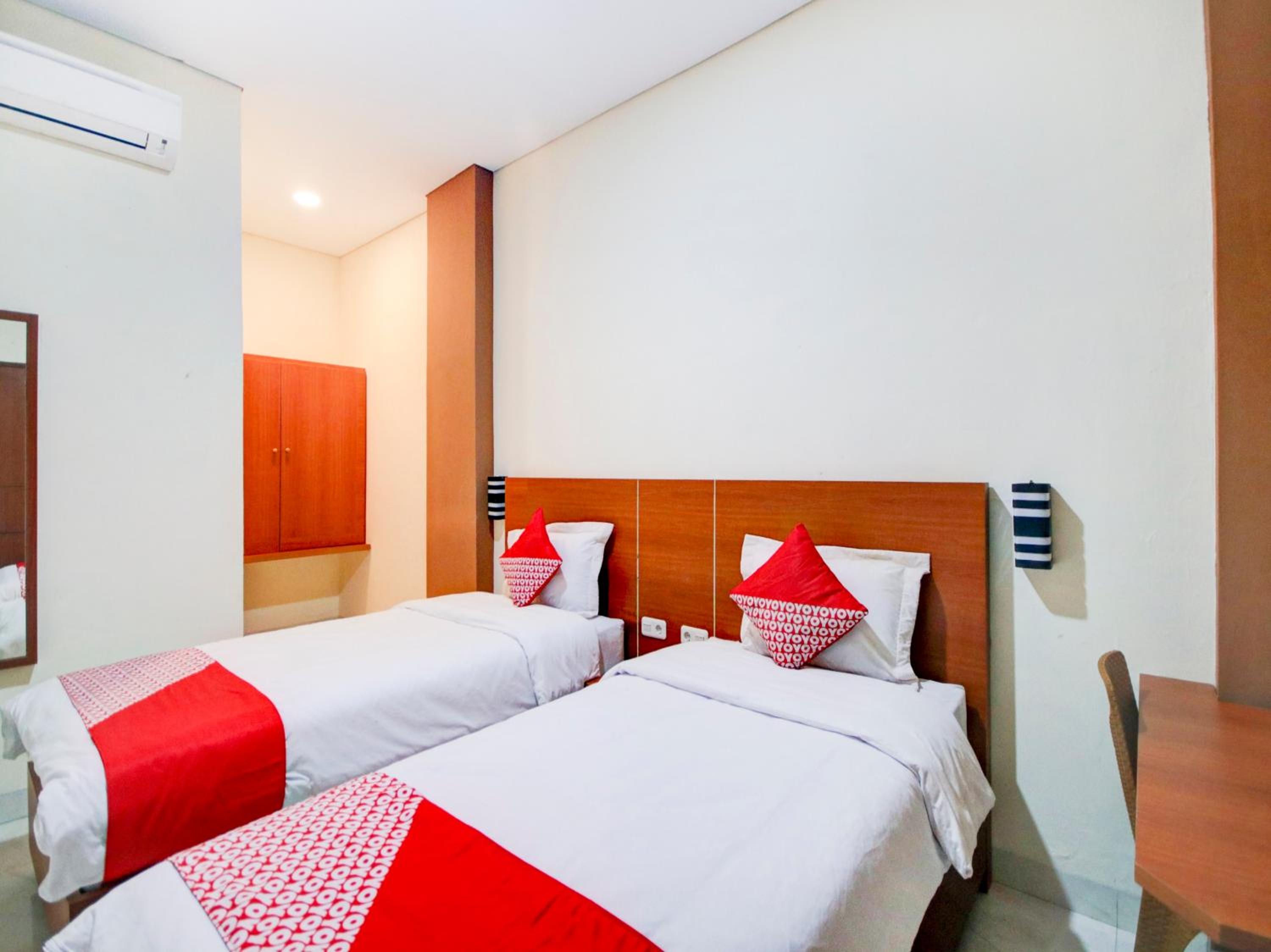 Standard Twin Room - Photo 3