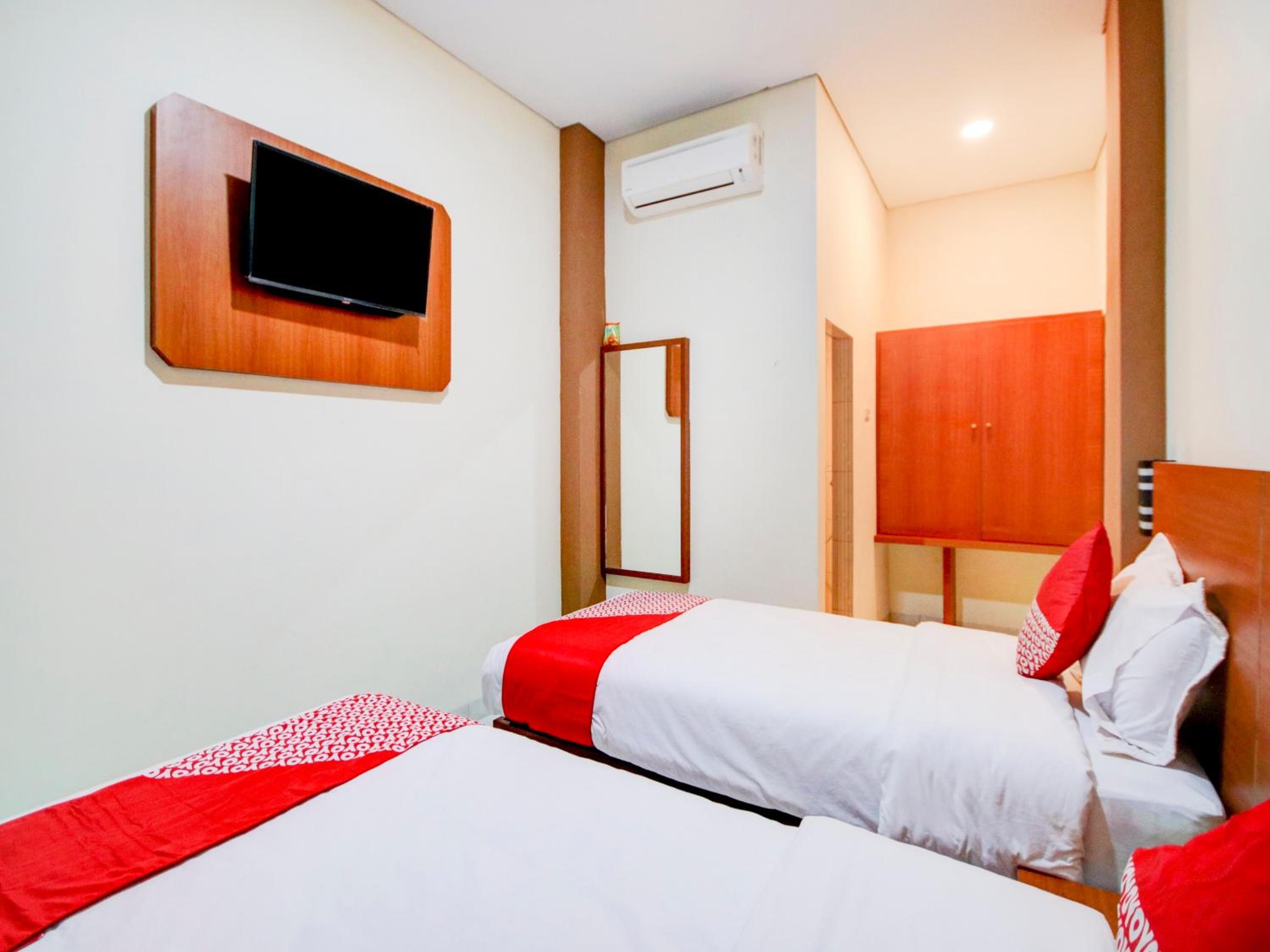 Standard Twin Room - Photo 8