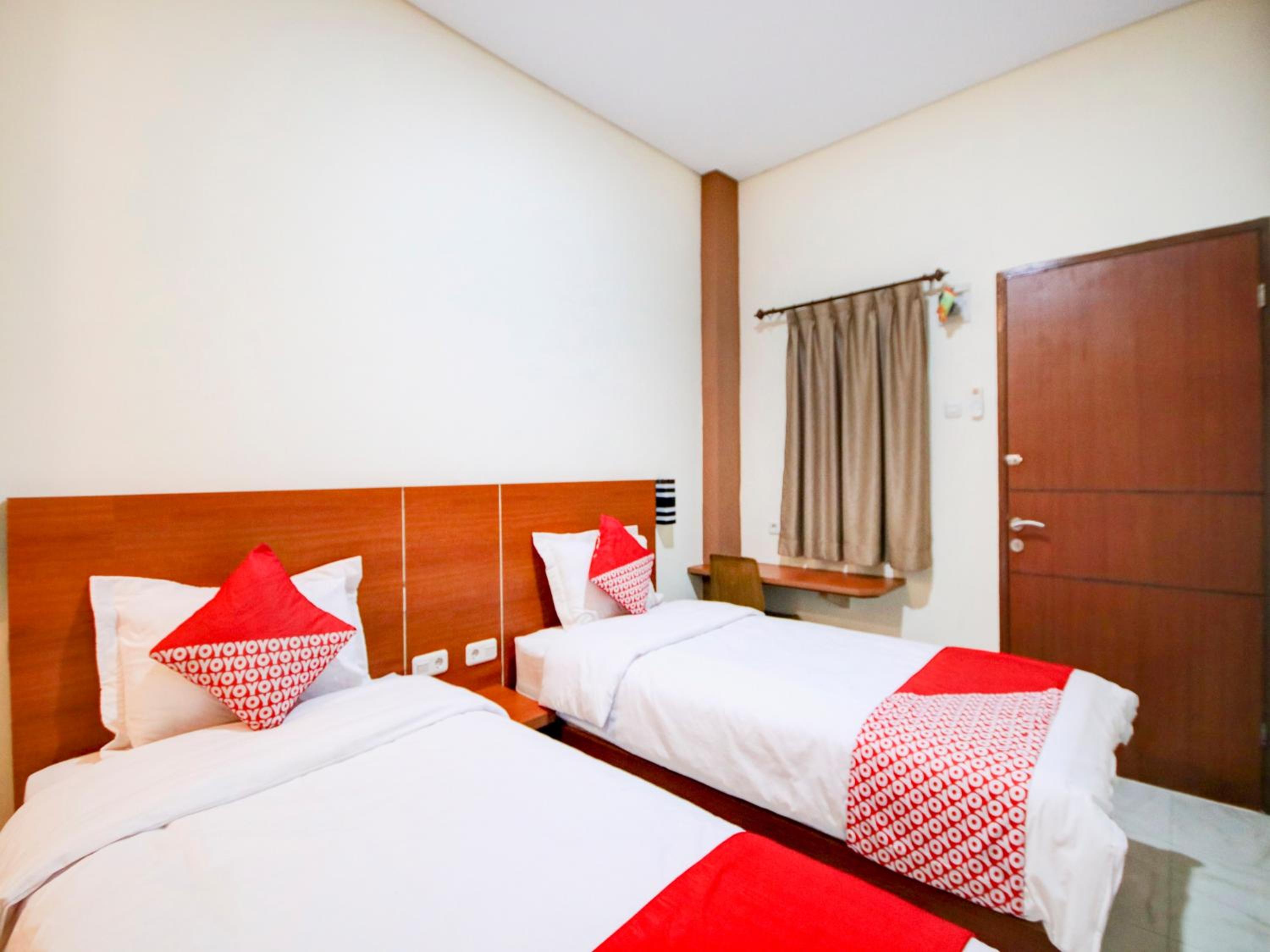 Standard Twin Room - Photo 1