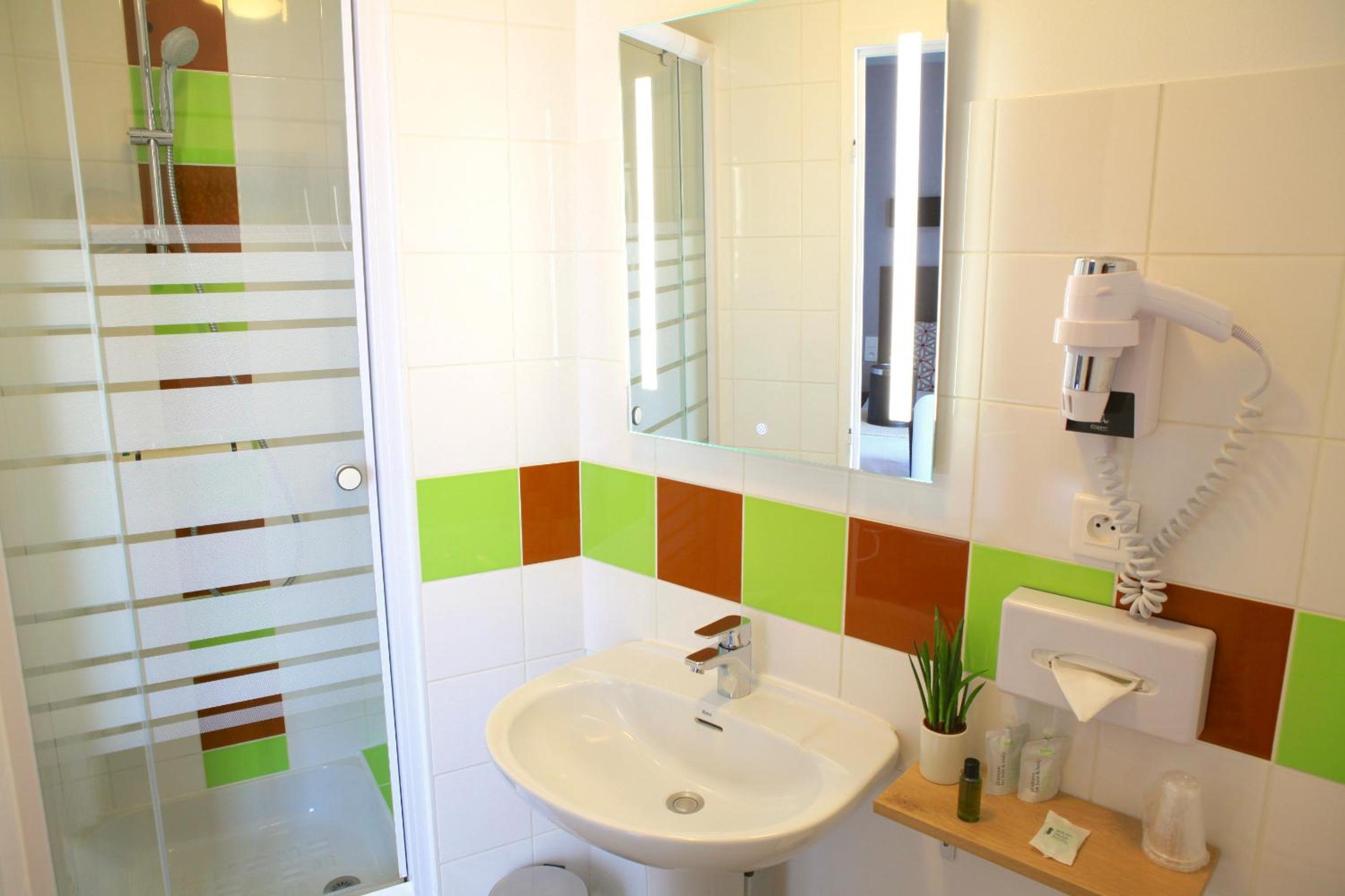 Classic Triple Room - Castle View photo 3