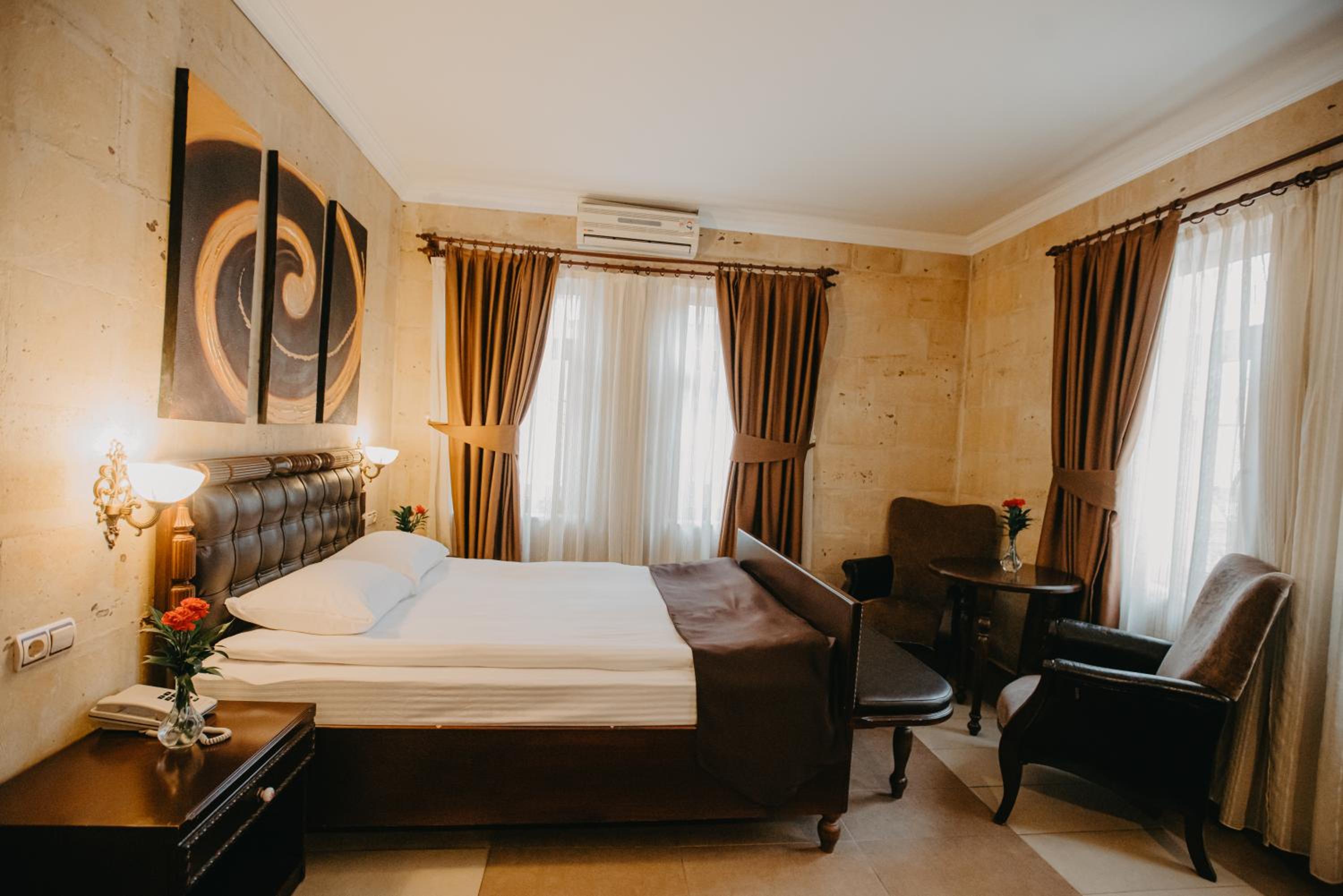 Deluxe Quadruple Stone Room