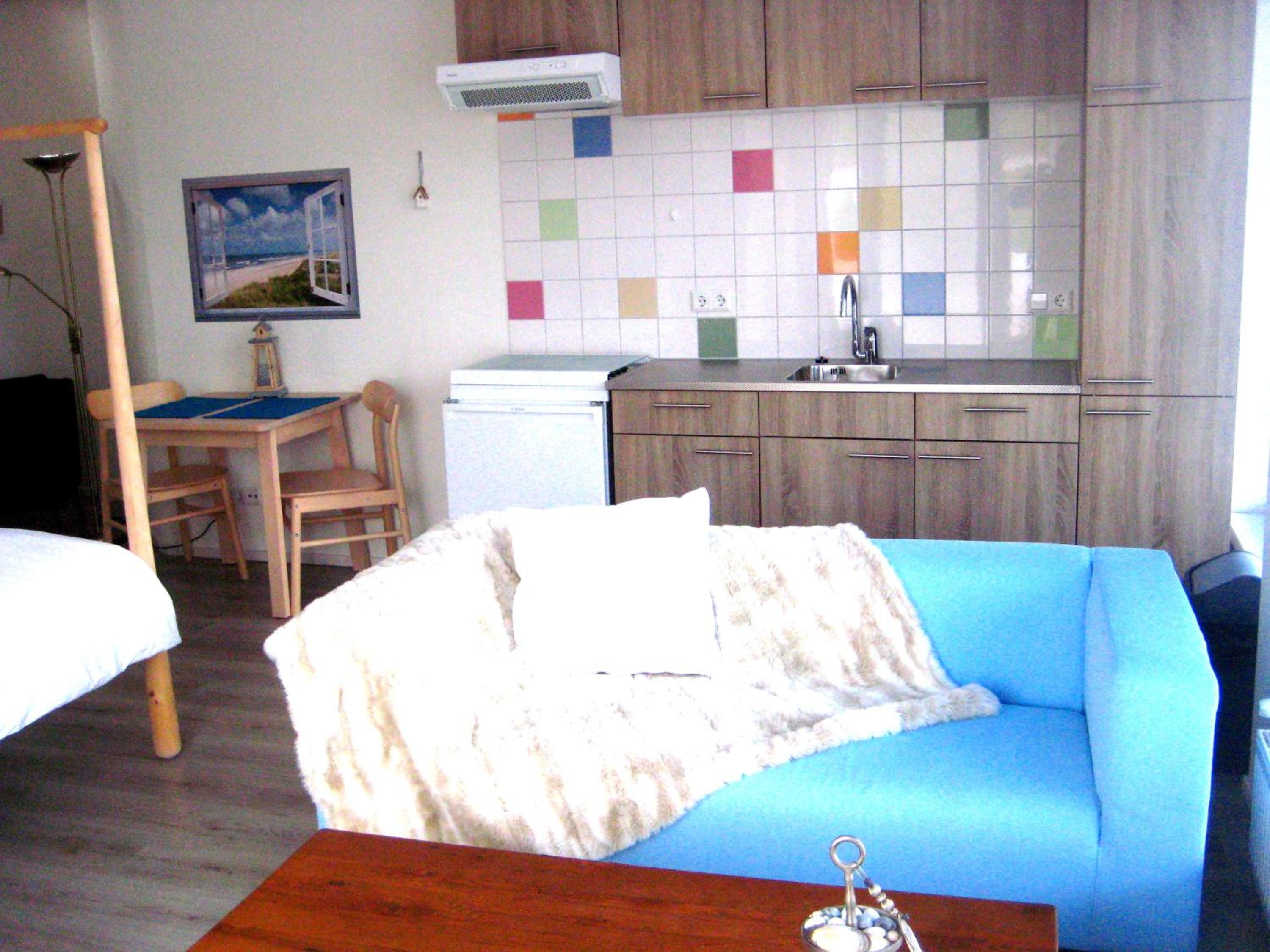 Studio - Photo 1