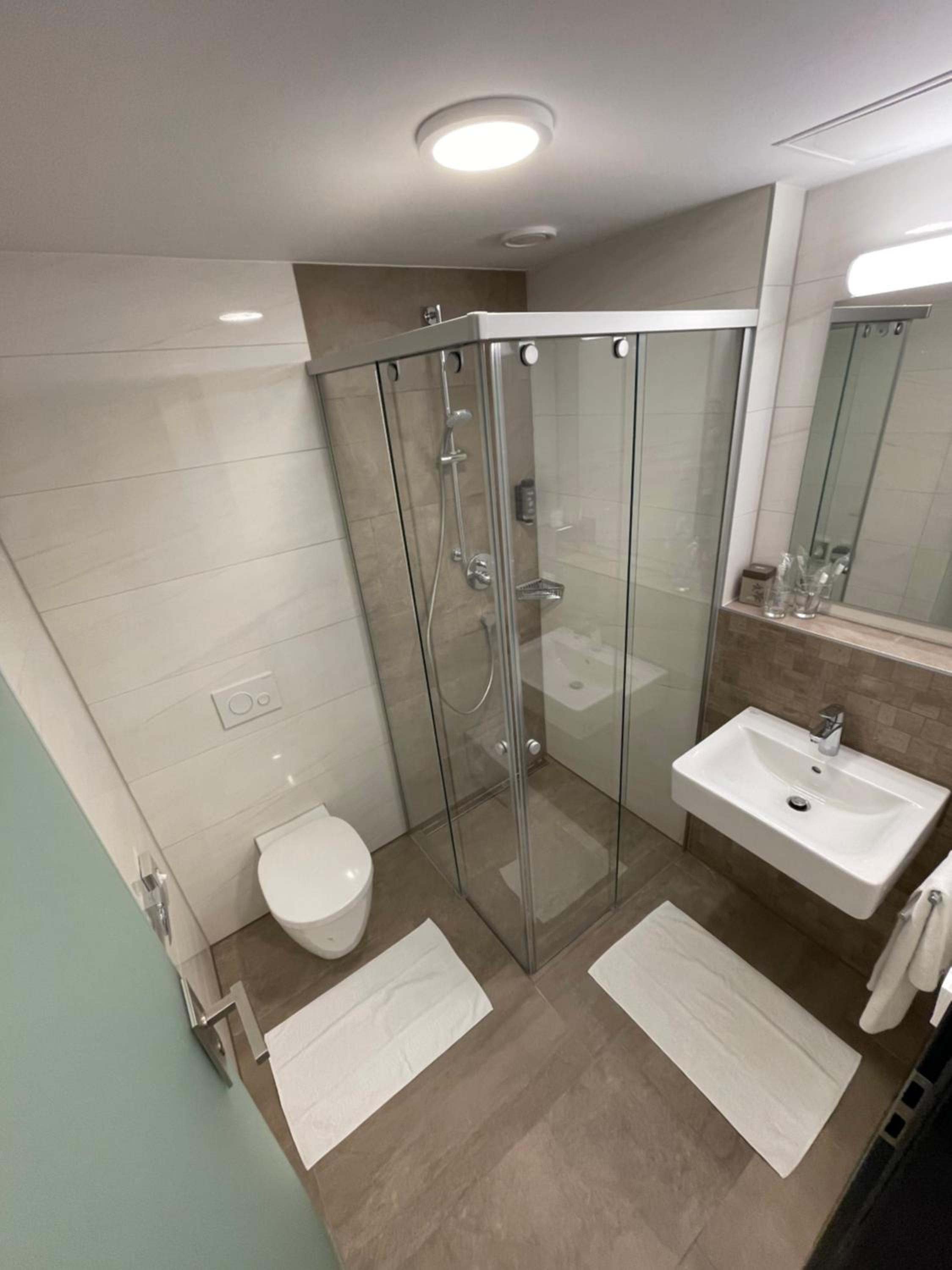 Standard Double Room - Photo 7