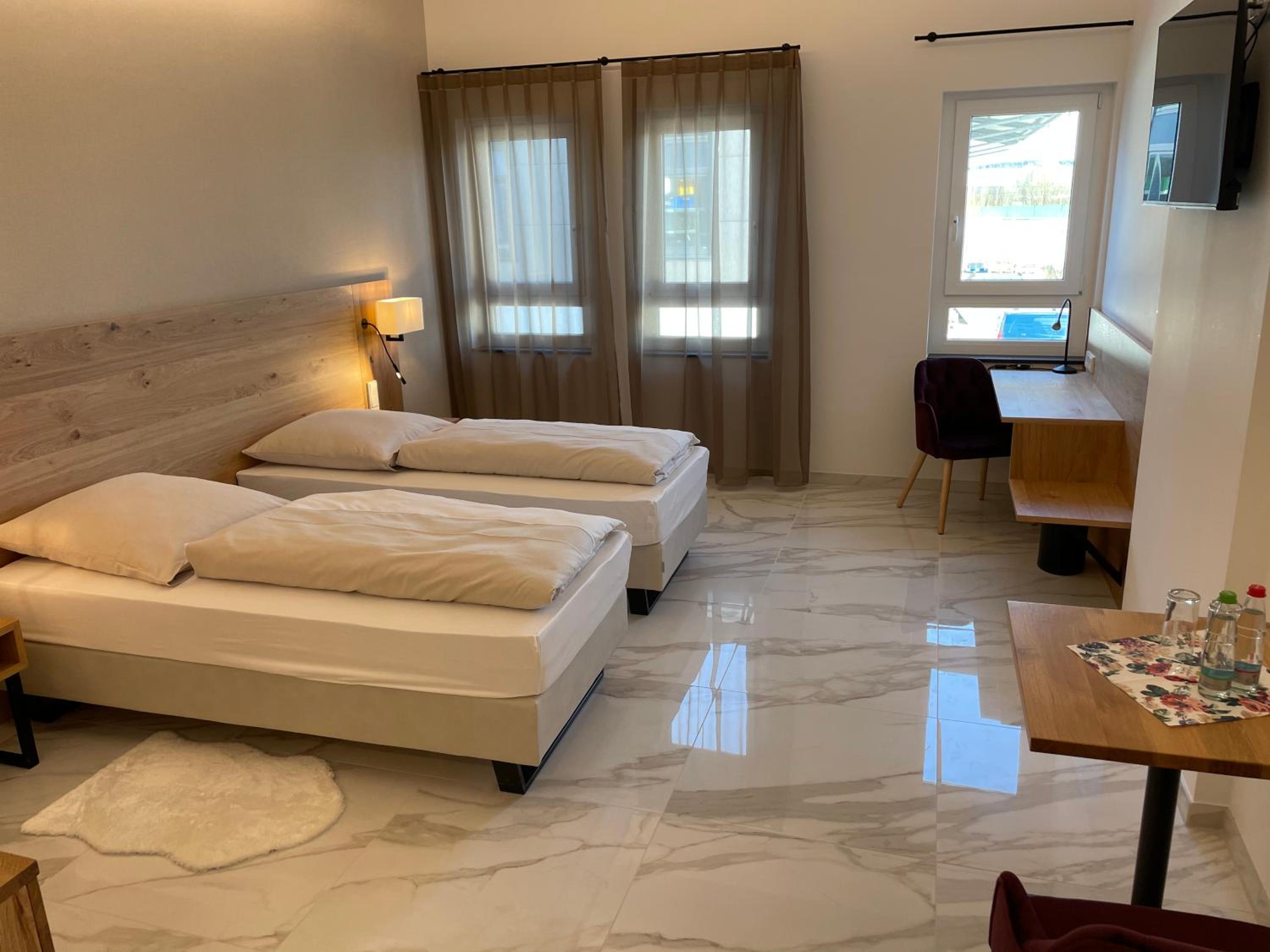 Standard Double Room - Photo 5