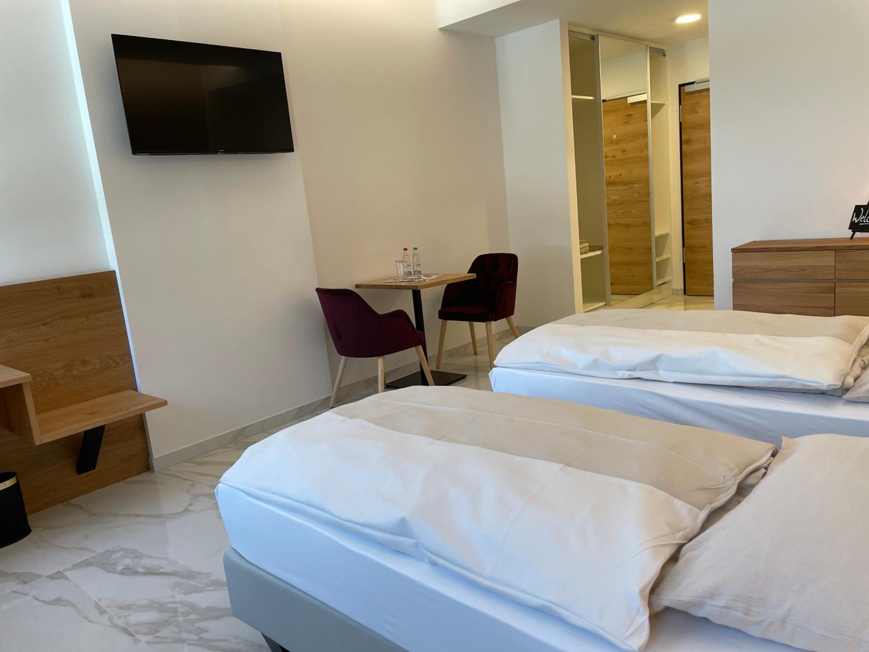 Standard Double Room - Photo 6