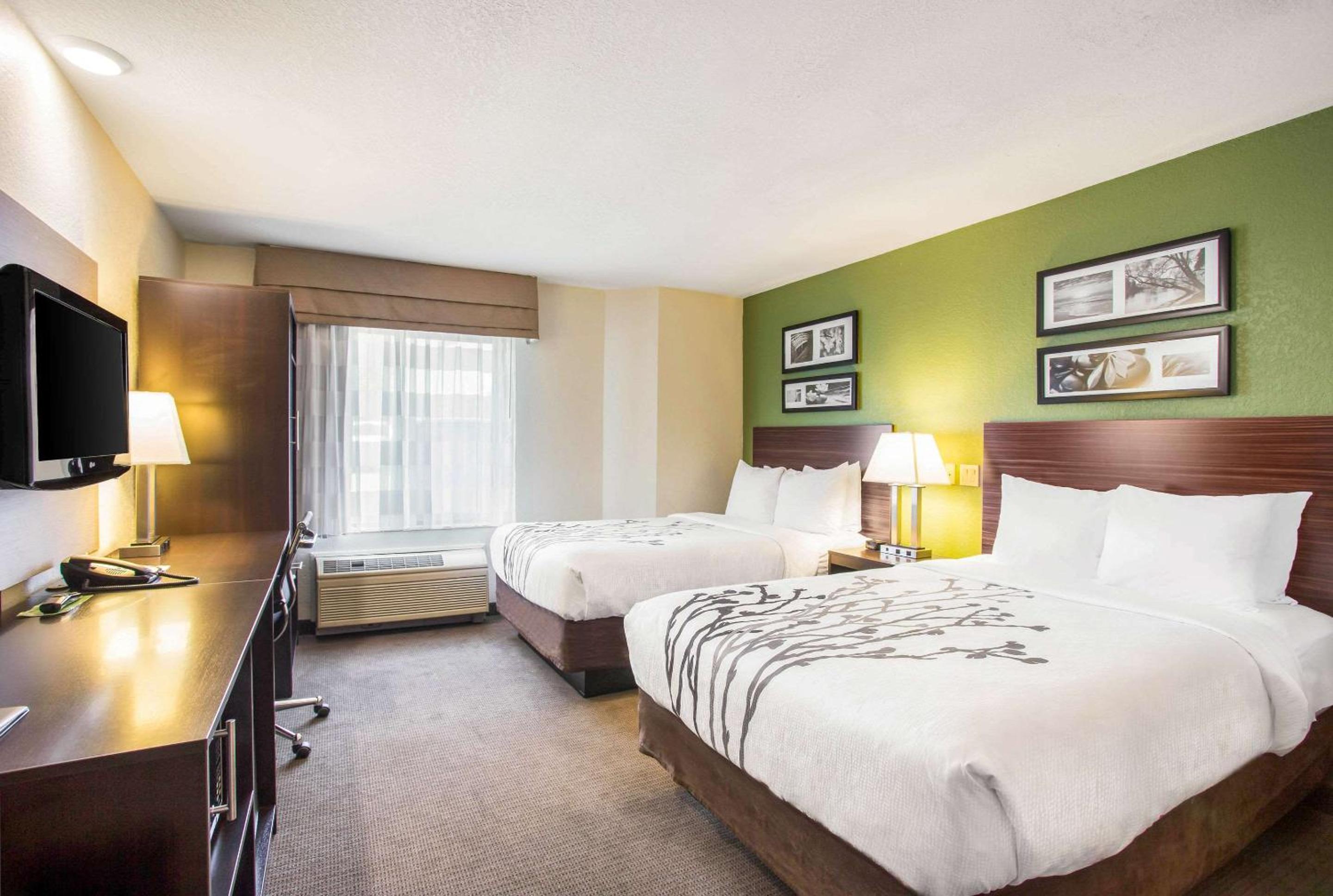Double Room with Two Double Beds - Non-Smoking - Photo 1