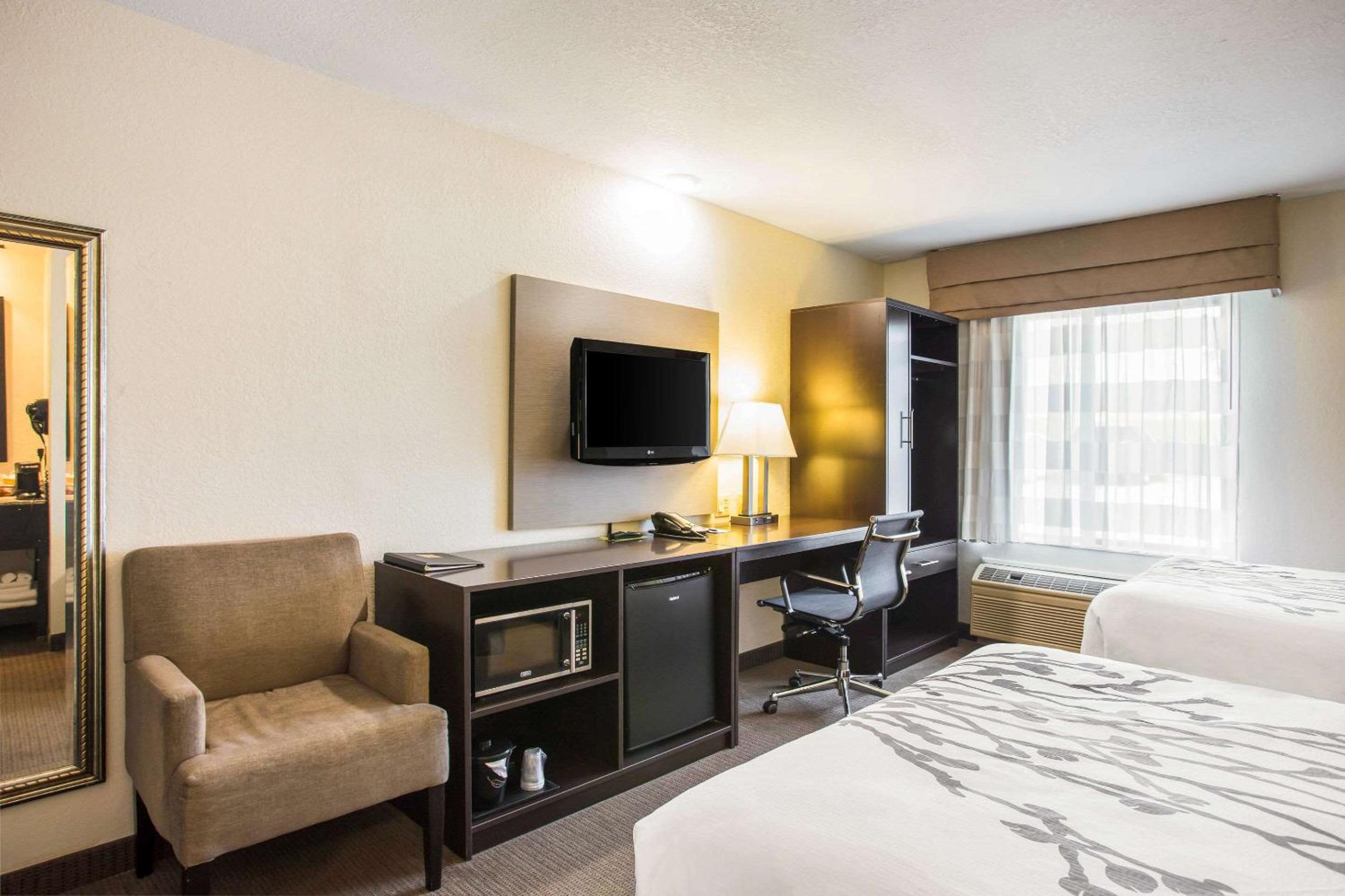 Double Room with Two Double Beds - Non-Smoking - Photo 2