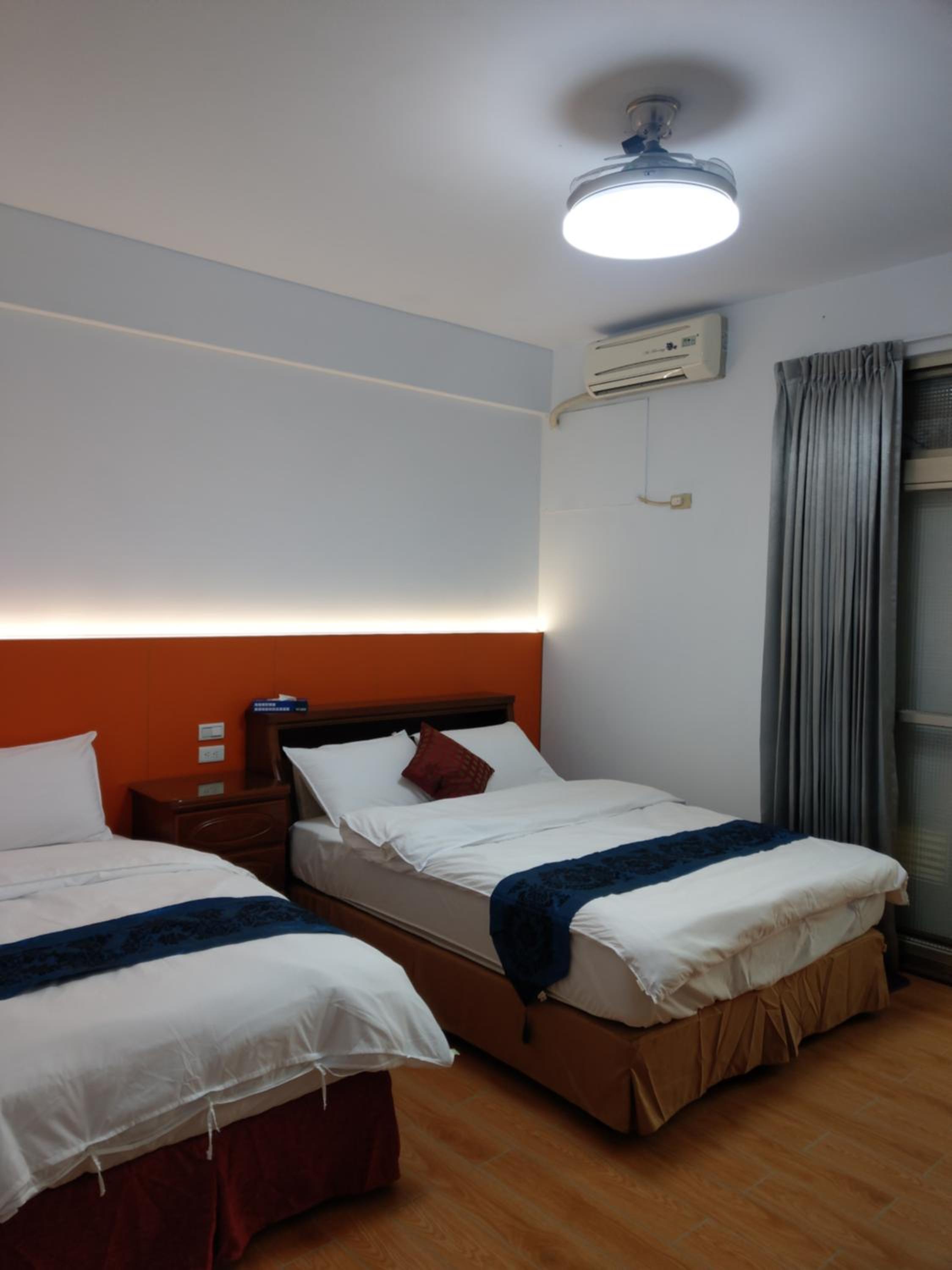 Small Double Room photo 1