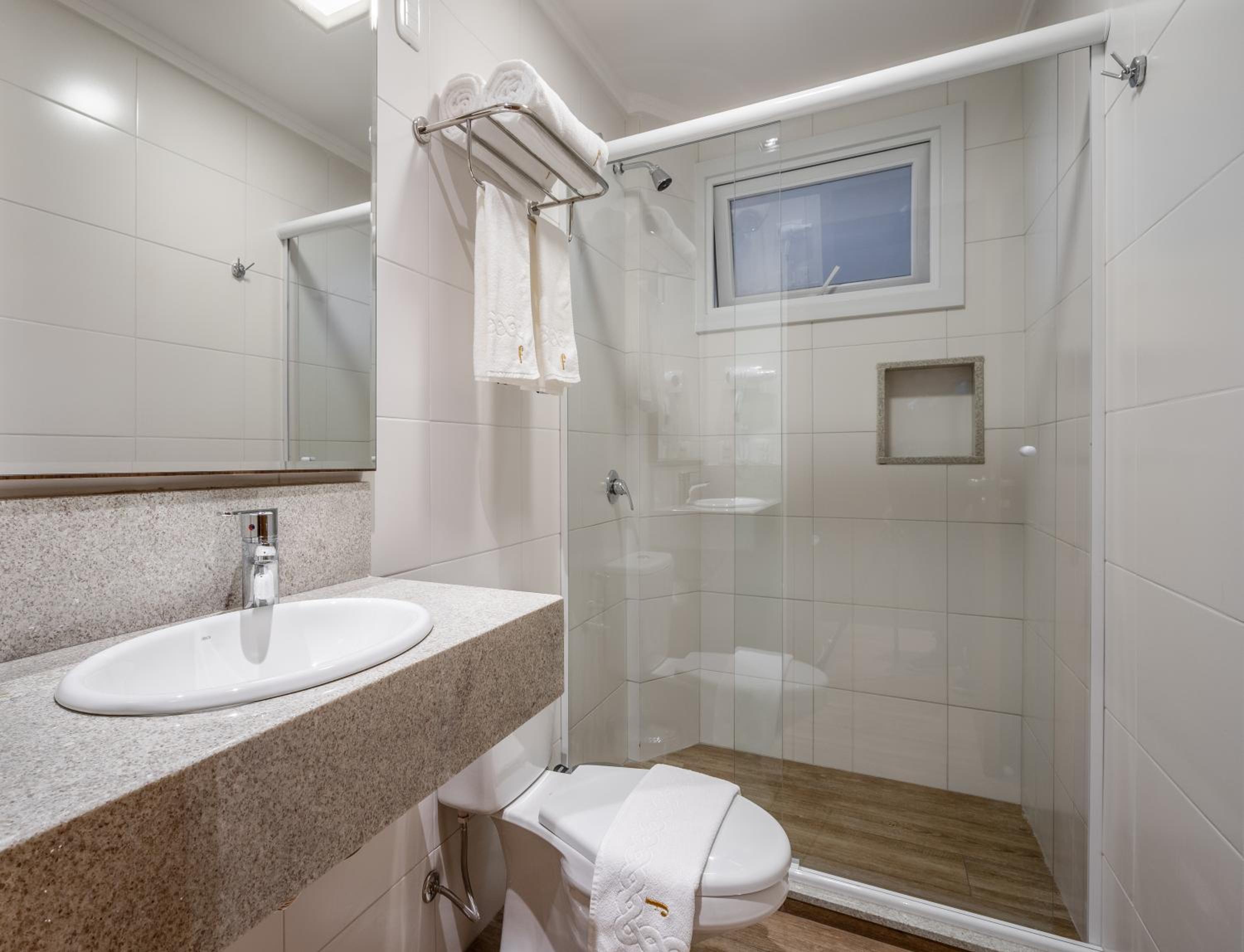 Luxury Double Room thumbnail 5
