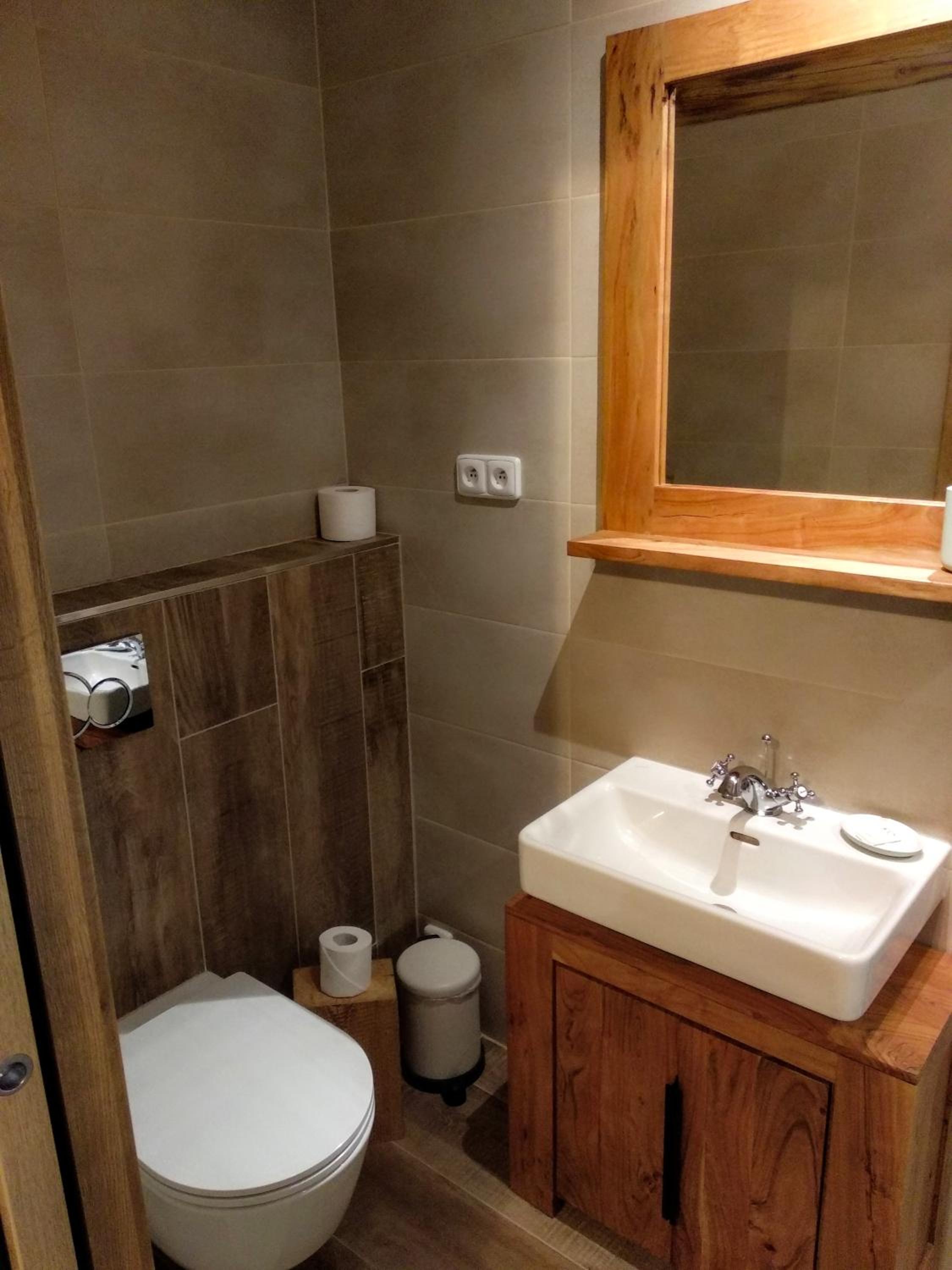 Studio Apartment - Photo 10