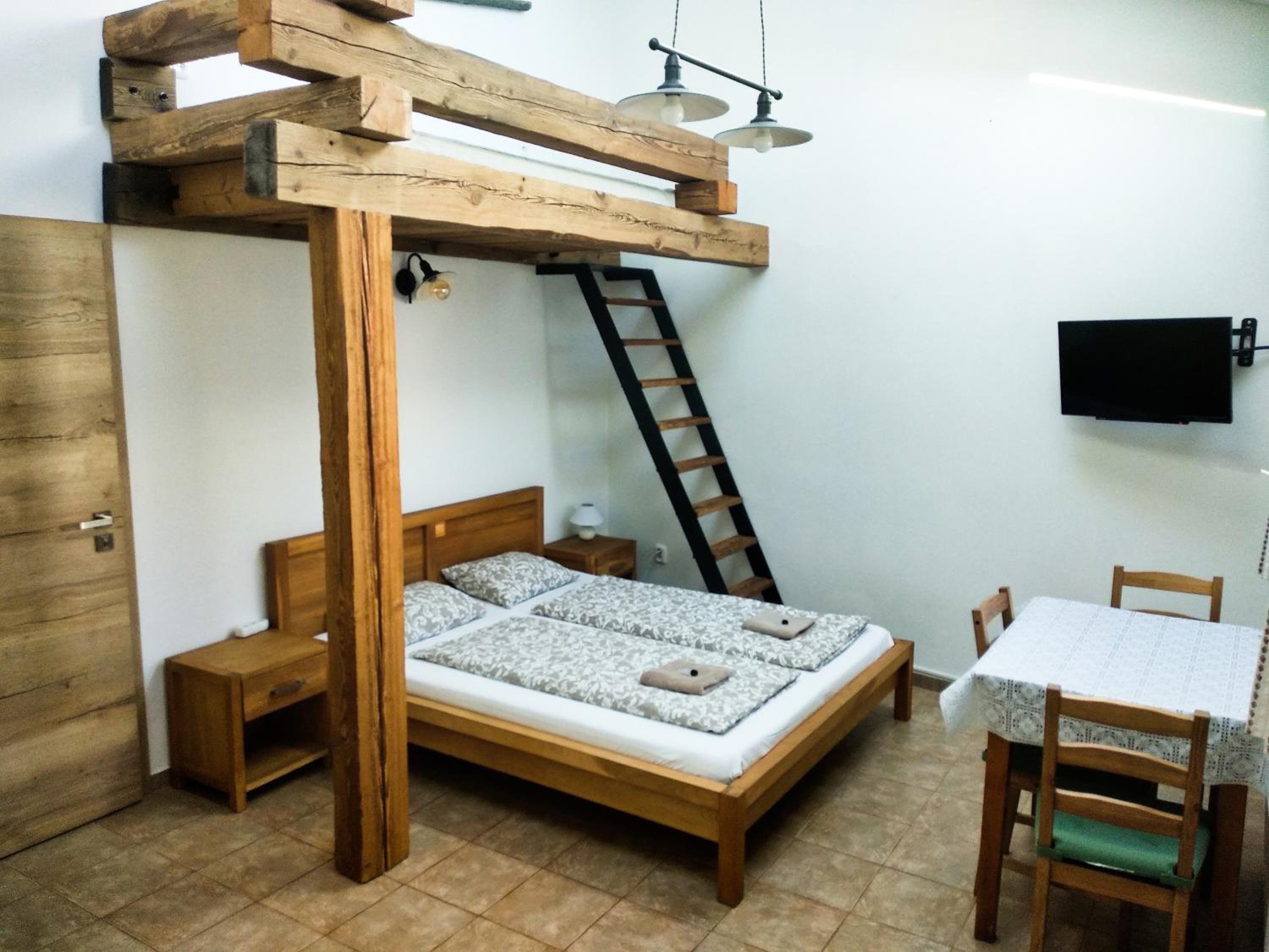 Studio Apartment - Photo 1